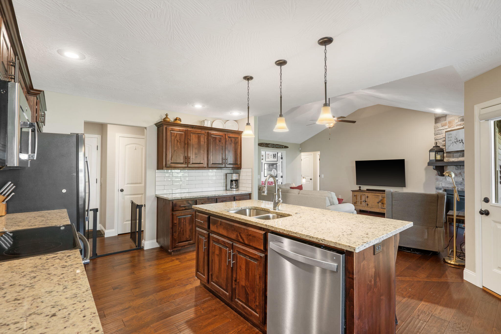 1653 North Old Castle Road Property Photo 14