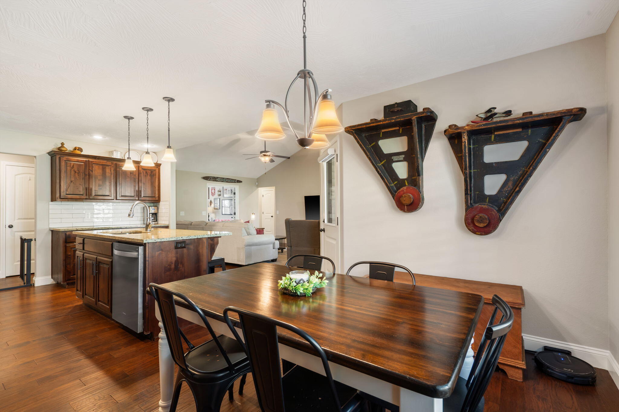 1653 North Old Castle Road Property Photo 17