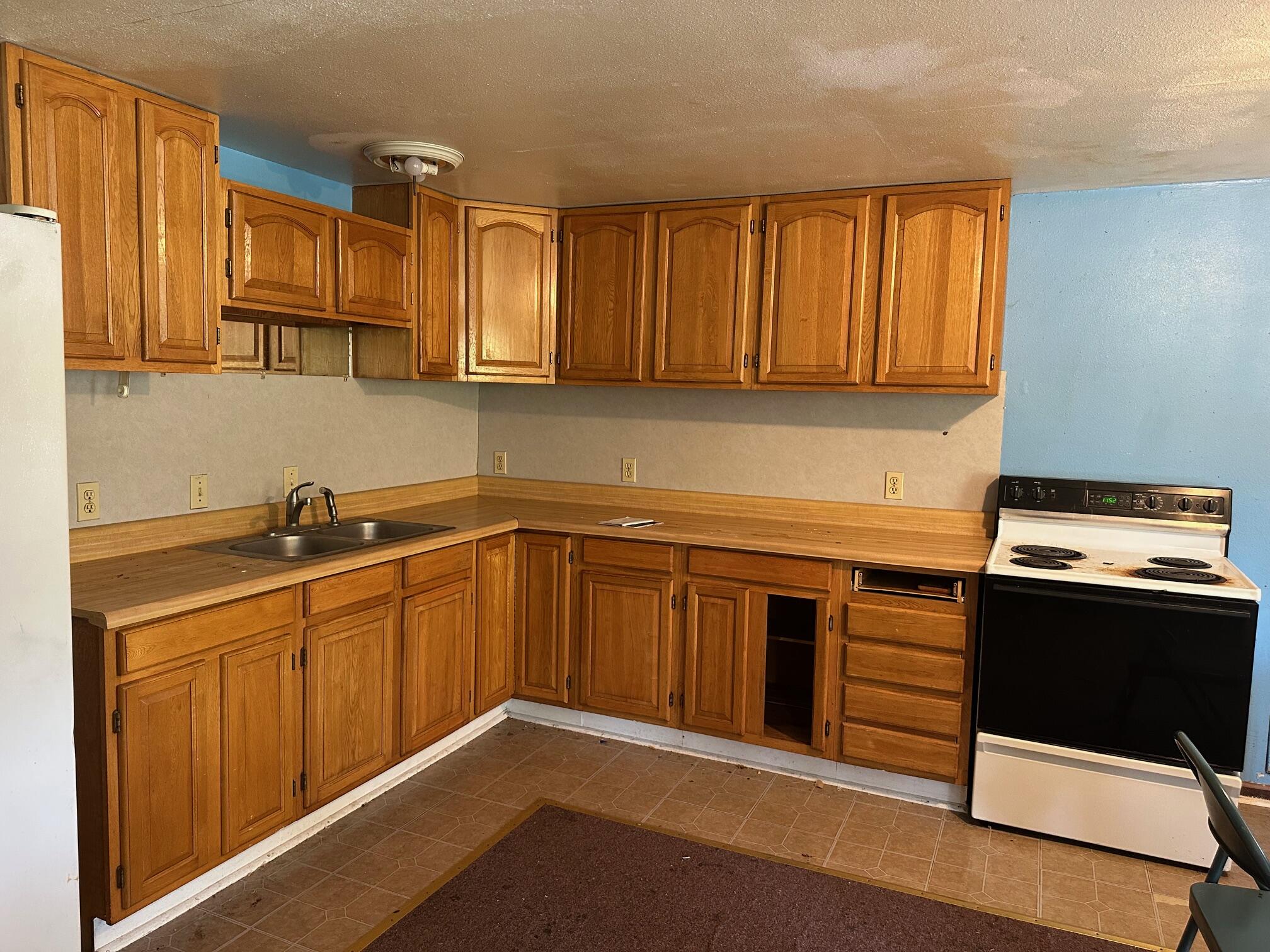 4670 South Duquesne Road Property Photo 9