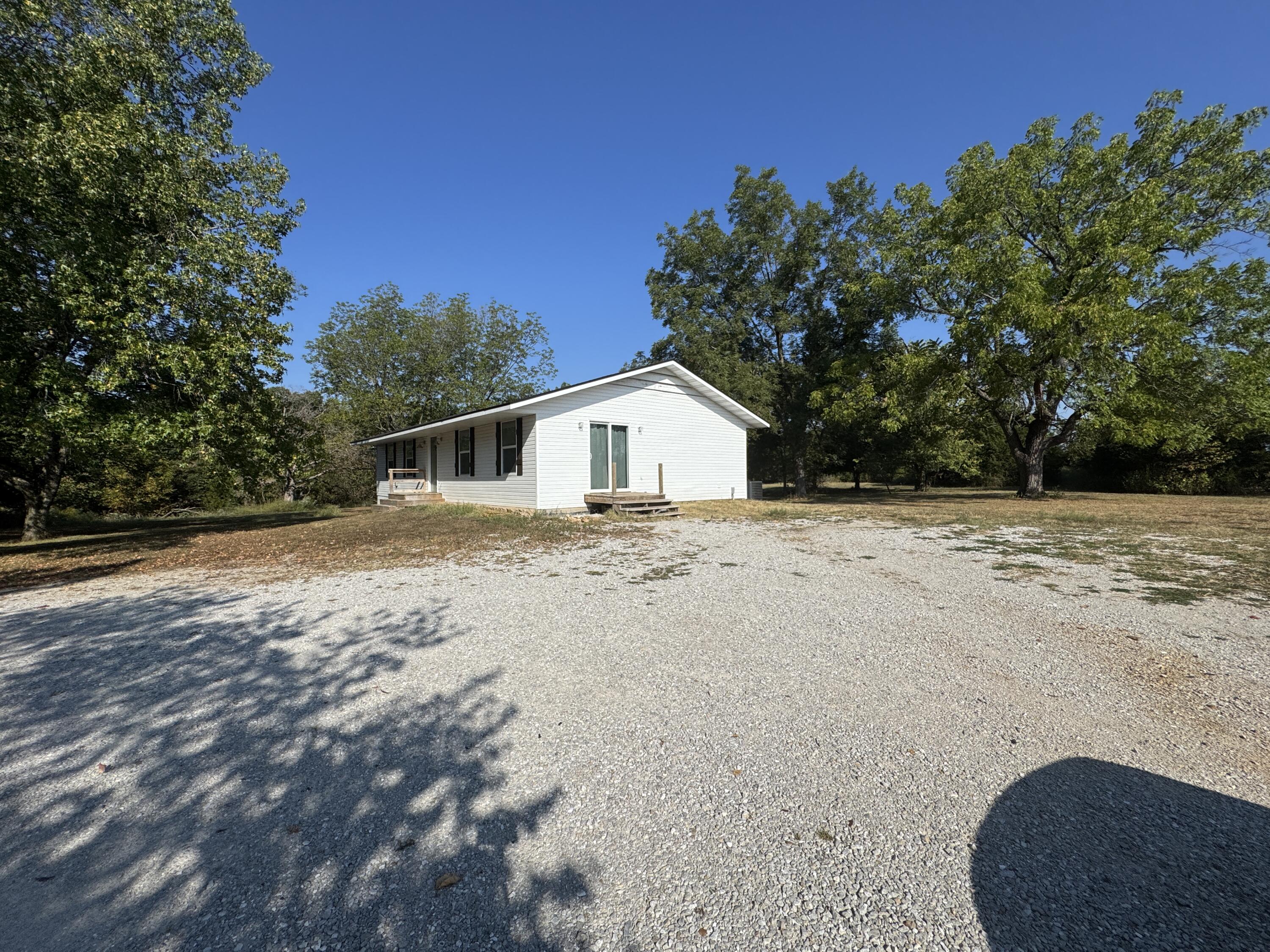 907 East 420th Road Property Photo 6