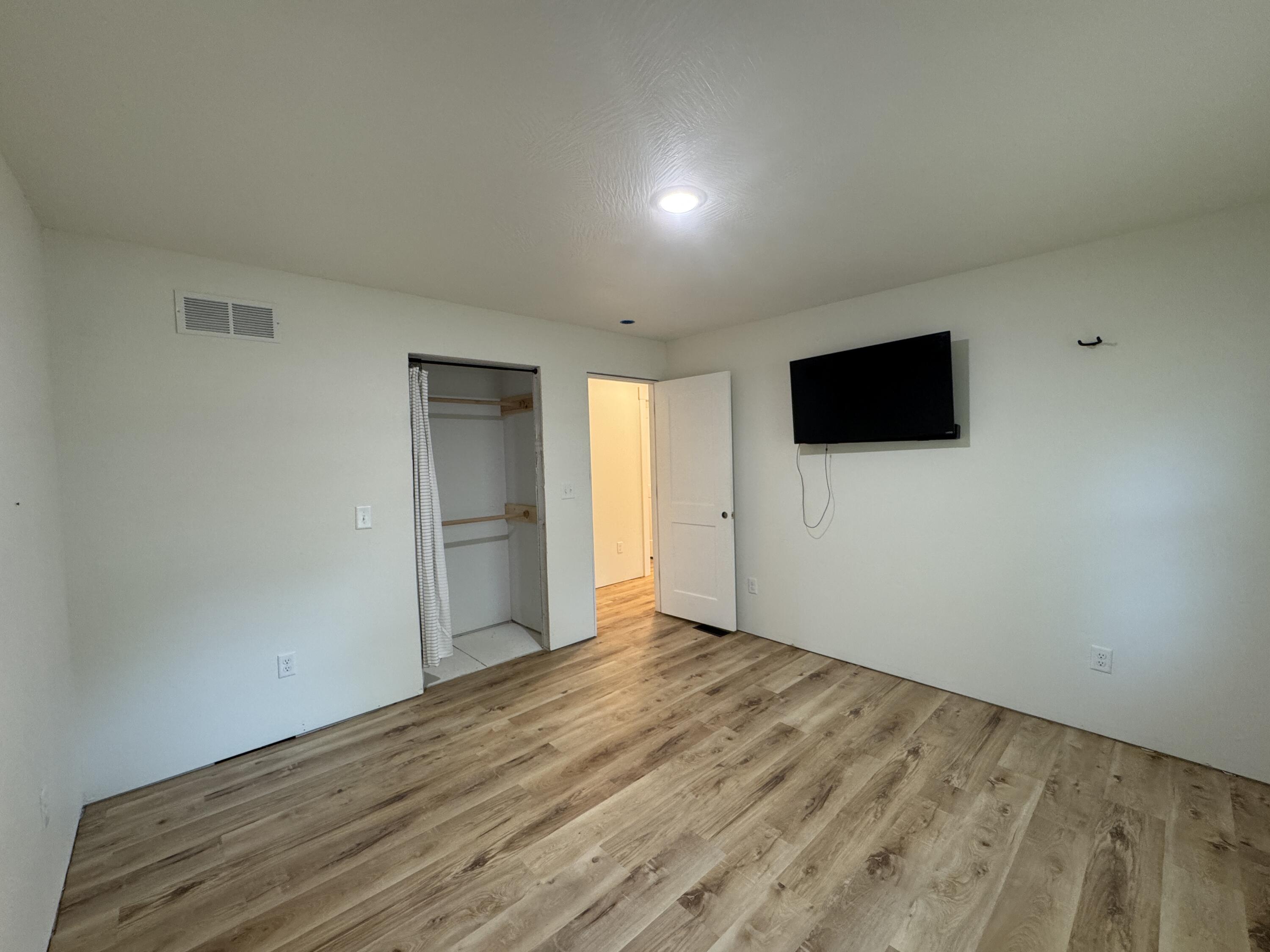 907 East 420th Road Property Photo 20