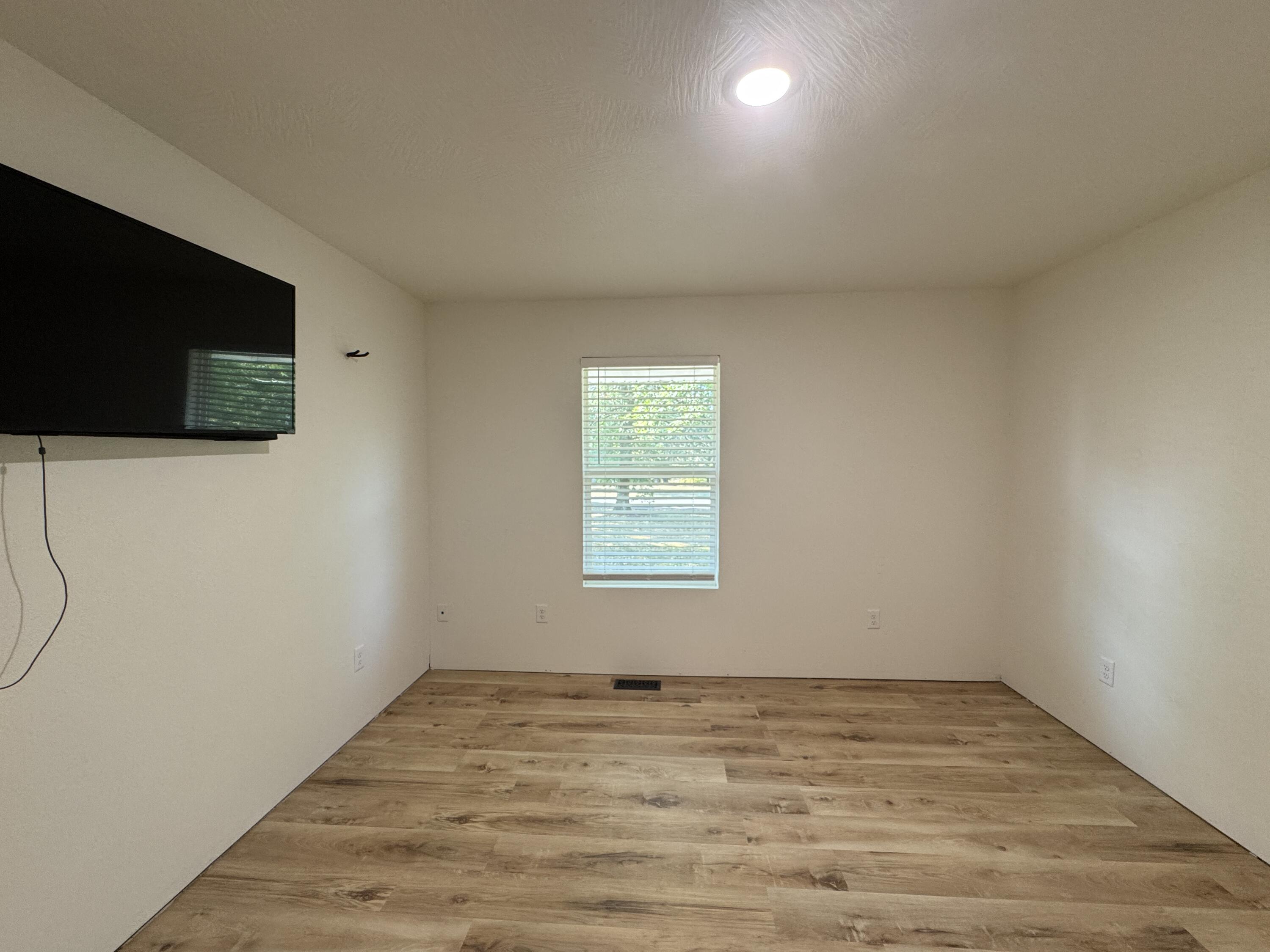 907 East 420th Road Property Photo 21