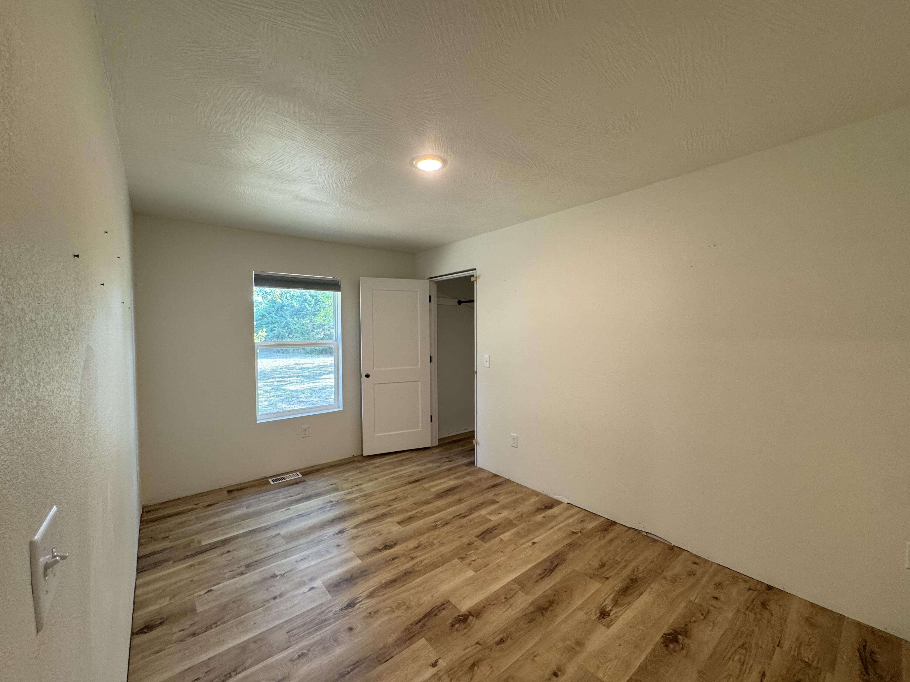 907 East 420th Road Property Photo 29