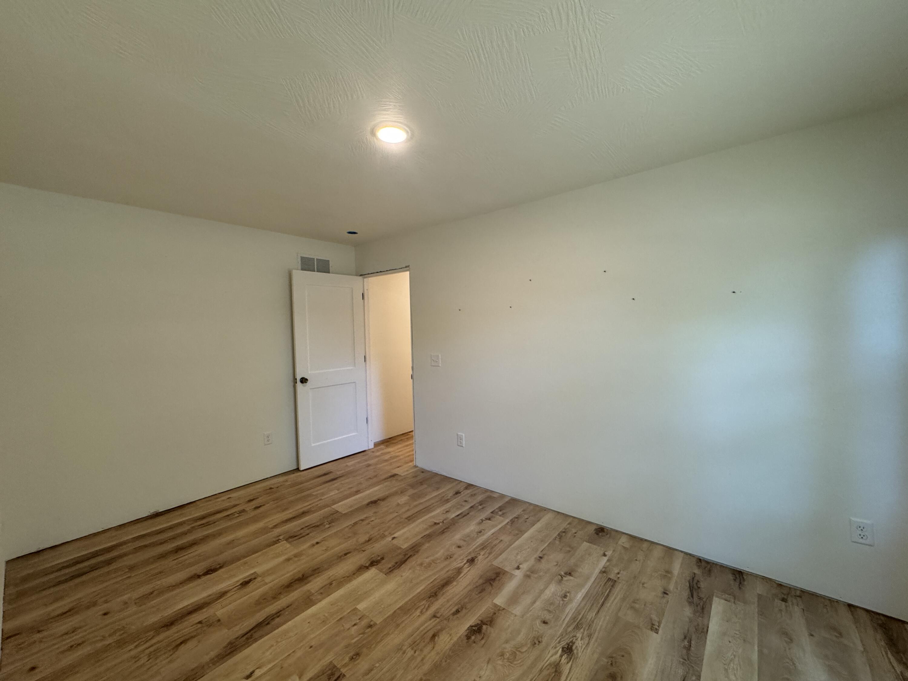 907 East 420th Road Property Photo 30