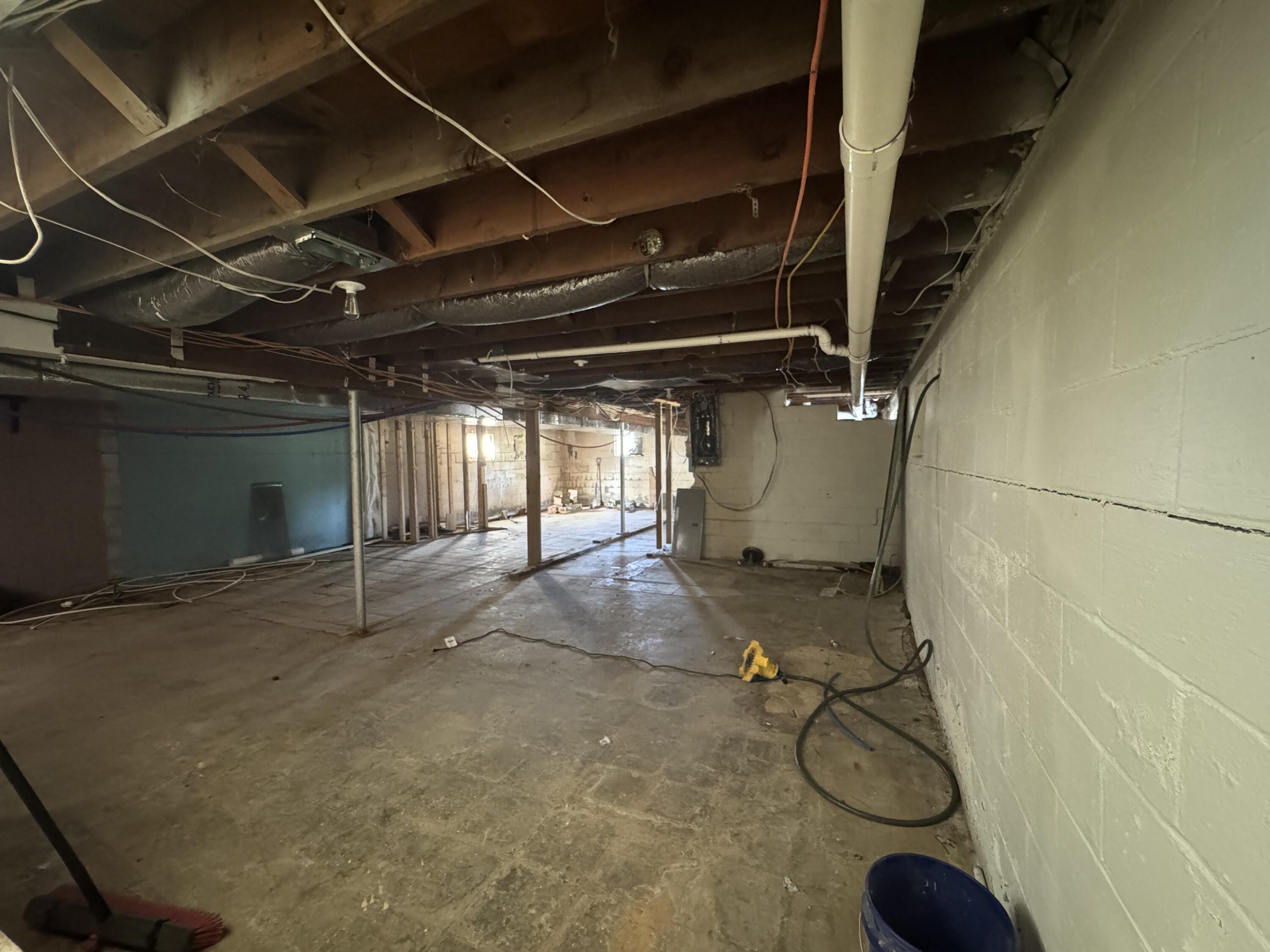 907 East 420th Road Property Photo 33