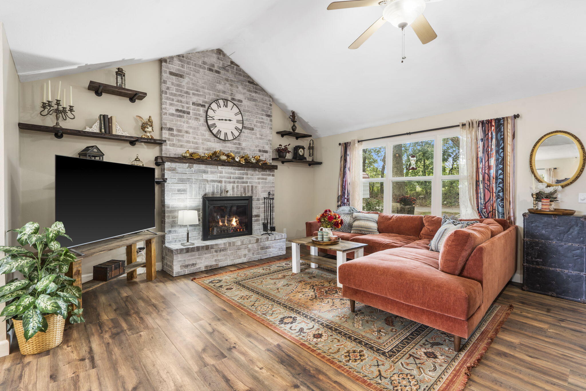 182 Spitfire Lane Property Photo 4