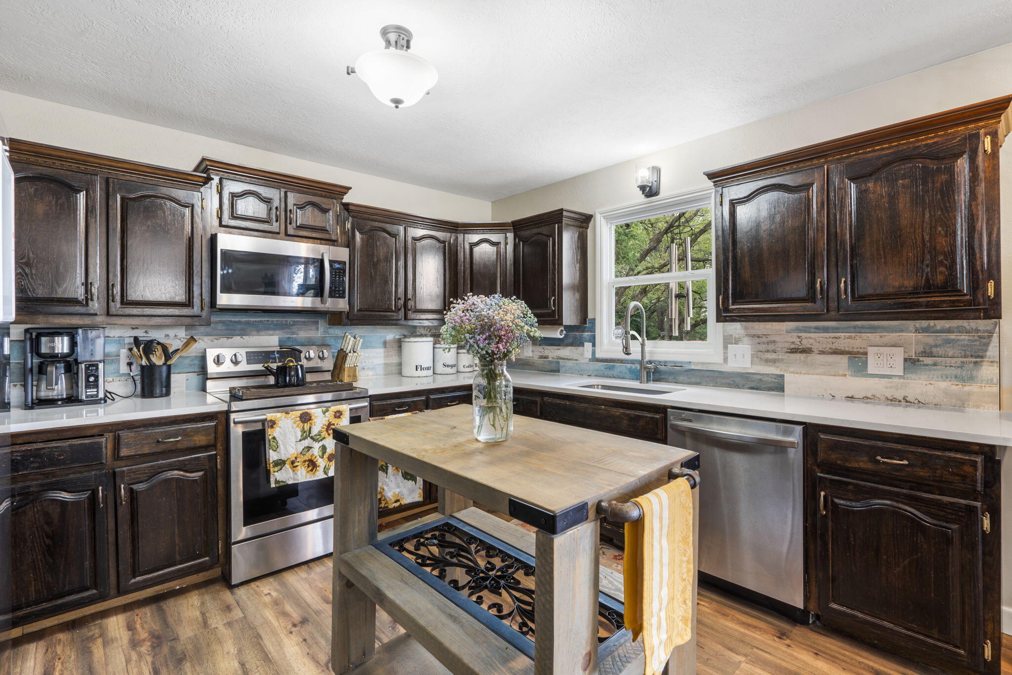 182 Spitfire Lane Property Photo 5