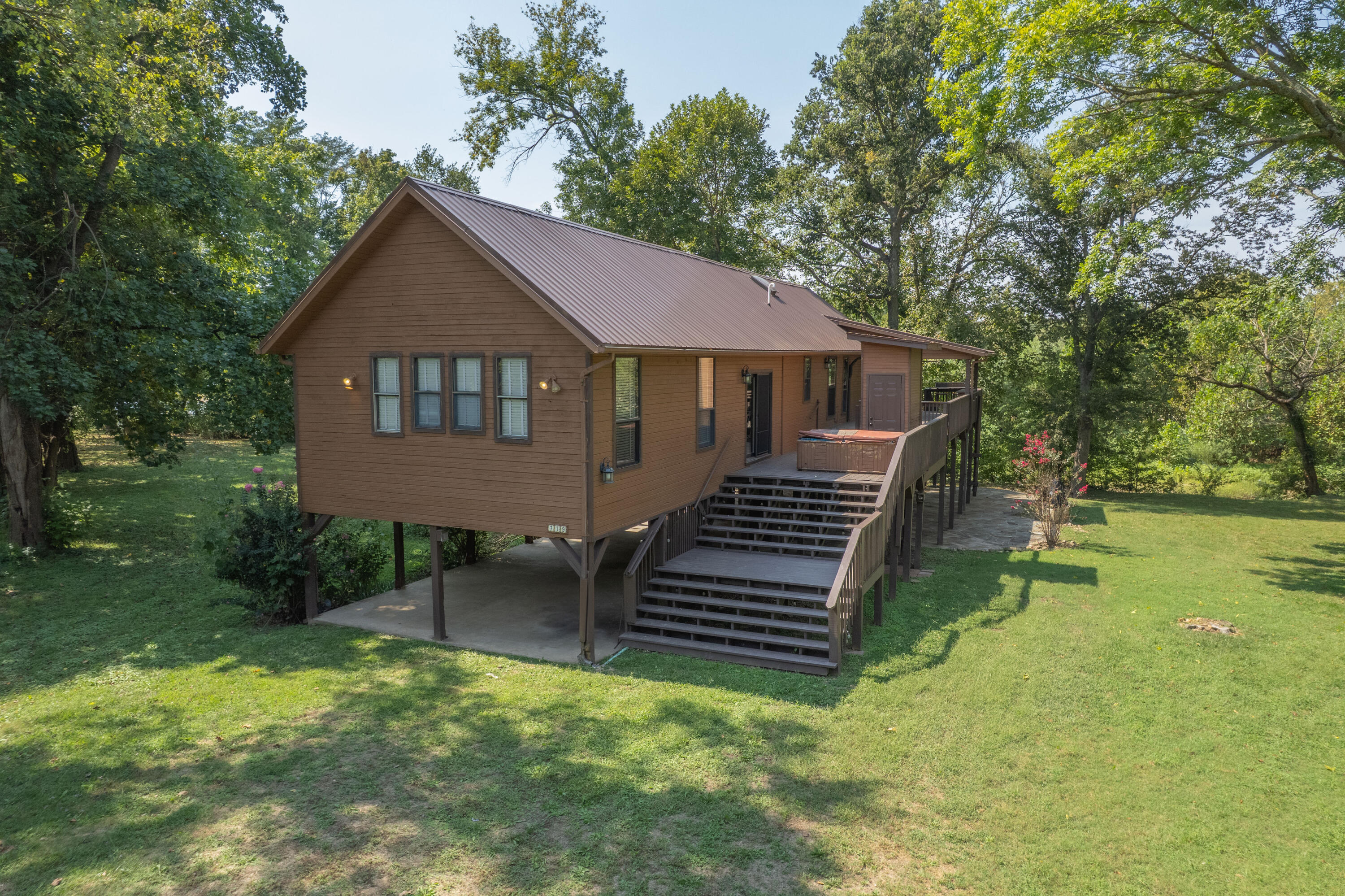 719 Easy Street Property Photo 2