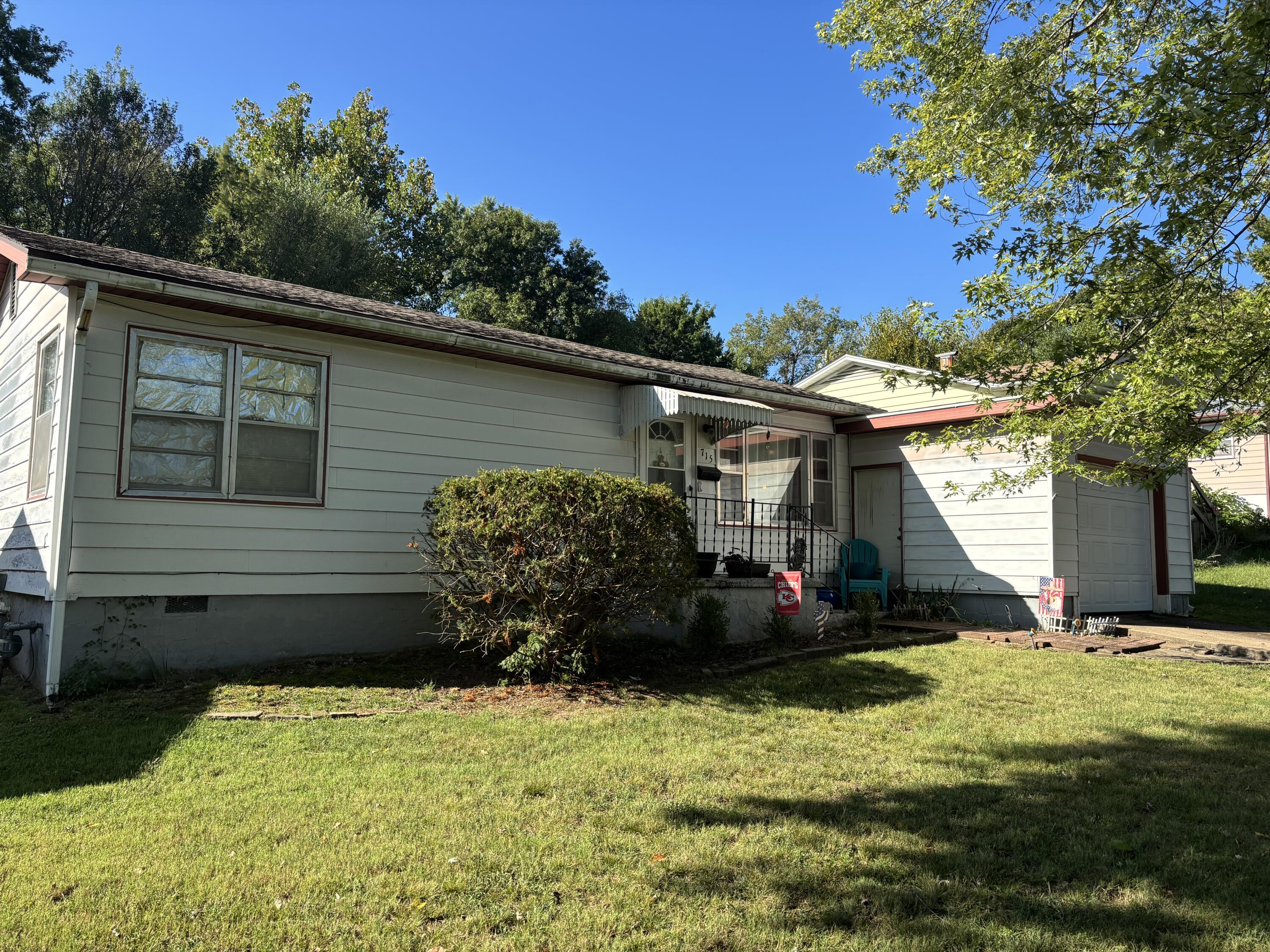 715 Cherry Street Property Photo 2