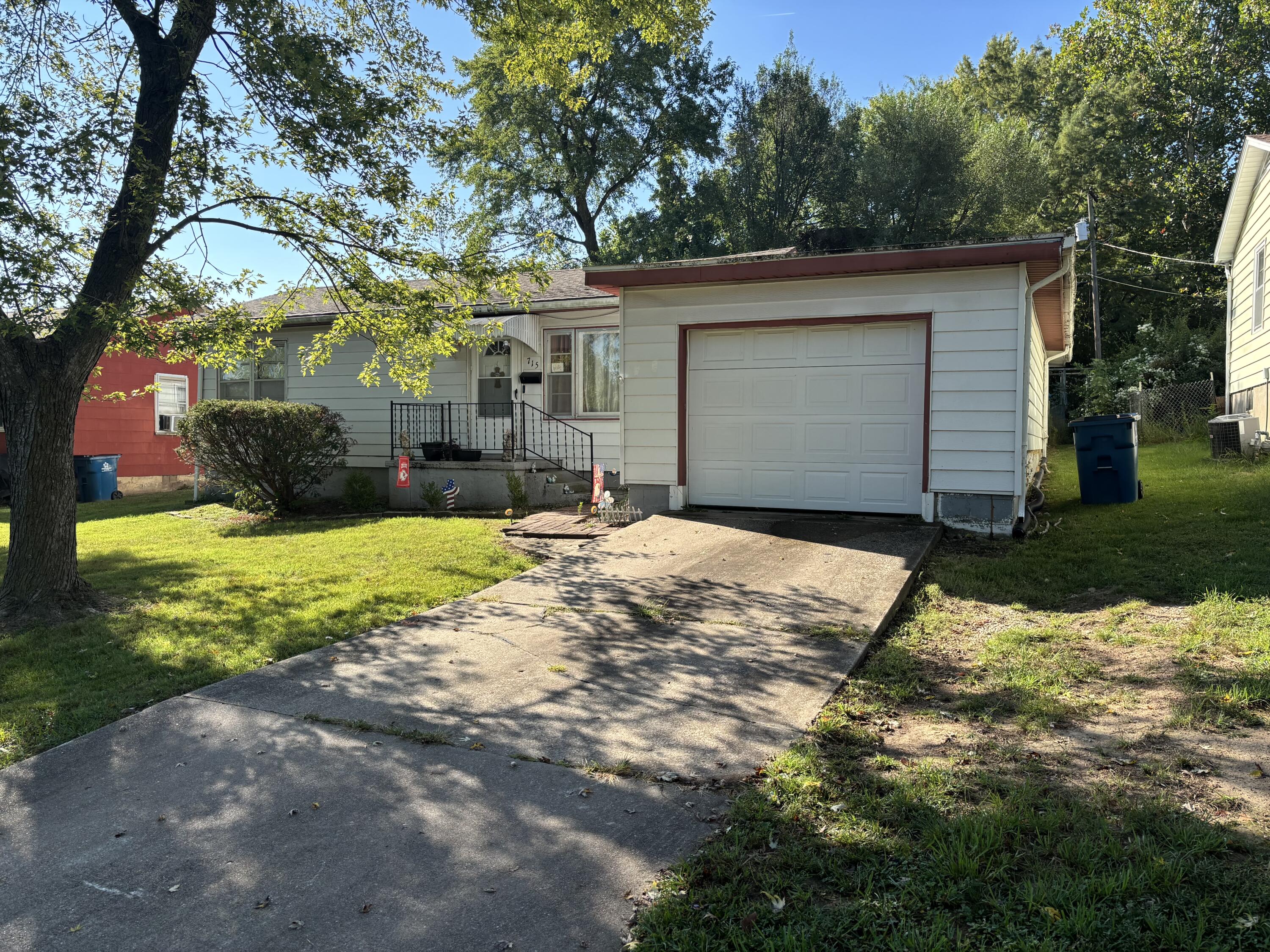 715 Cherry Street Property Photo 3