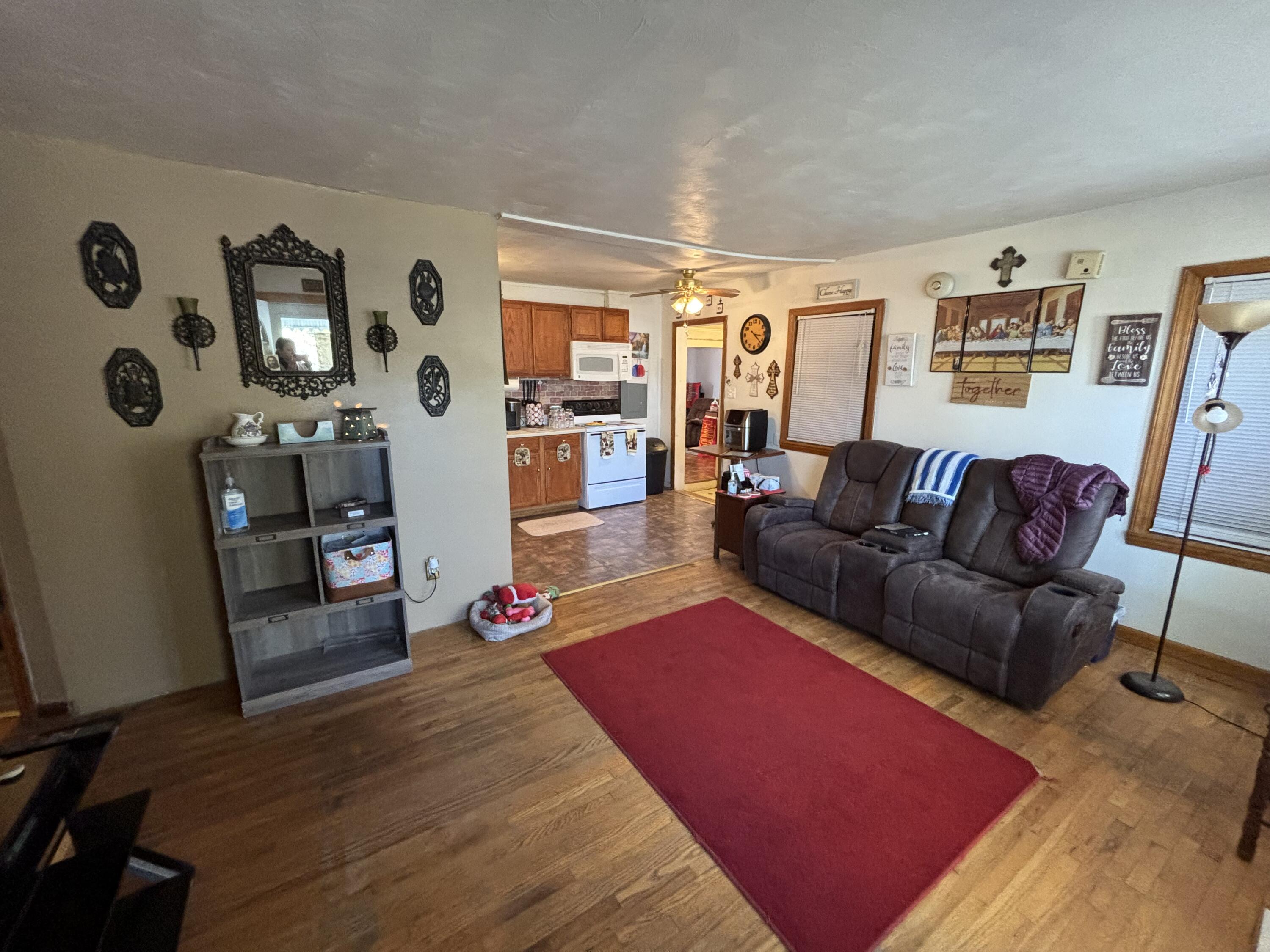 715 Cherry Street Property Photo 4