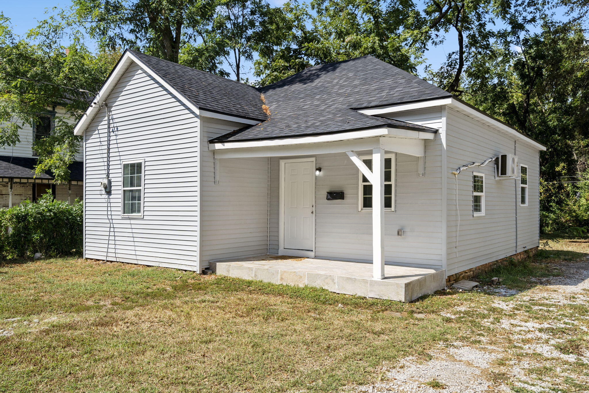 811 West Nichols Street Property Photo 2