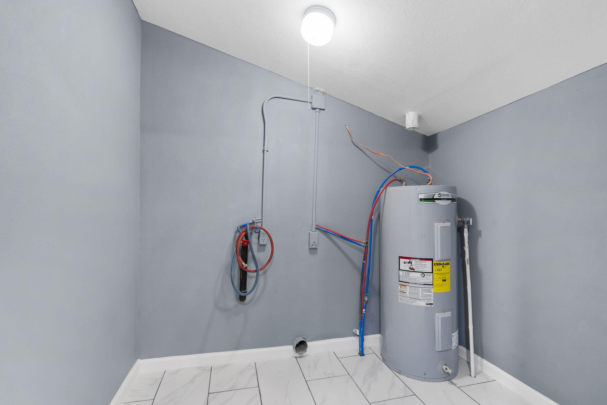 811 West Nichols Street Property Photo 19