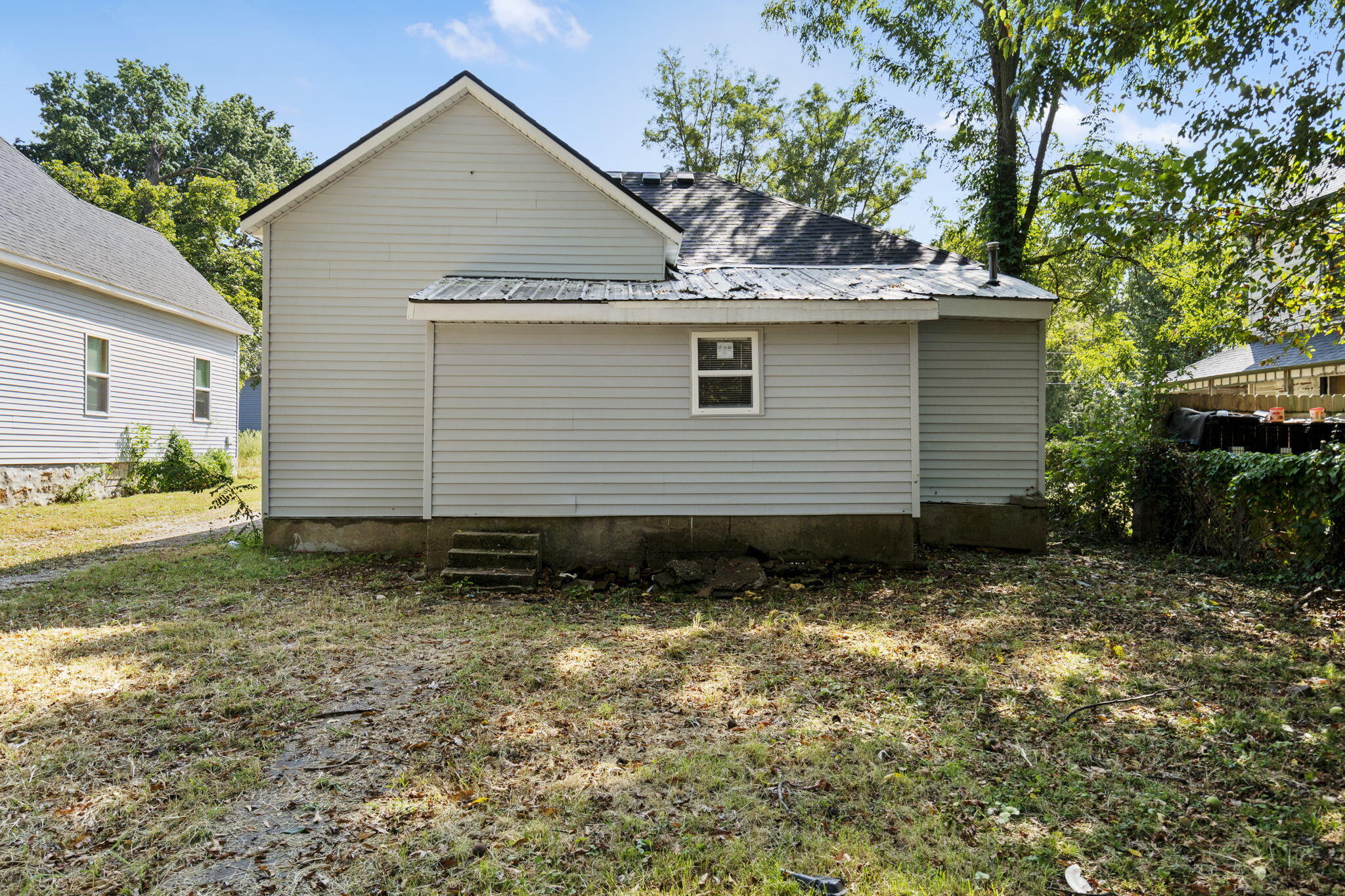 811 West Nichols Street Property Photo 22