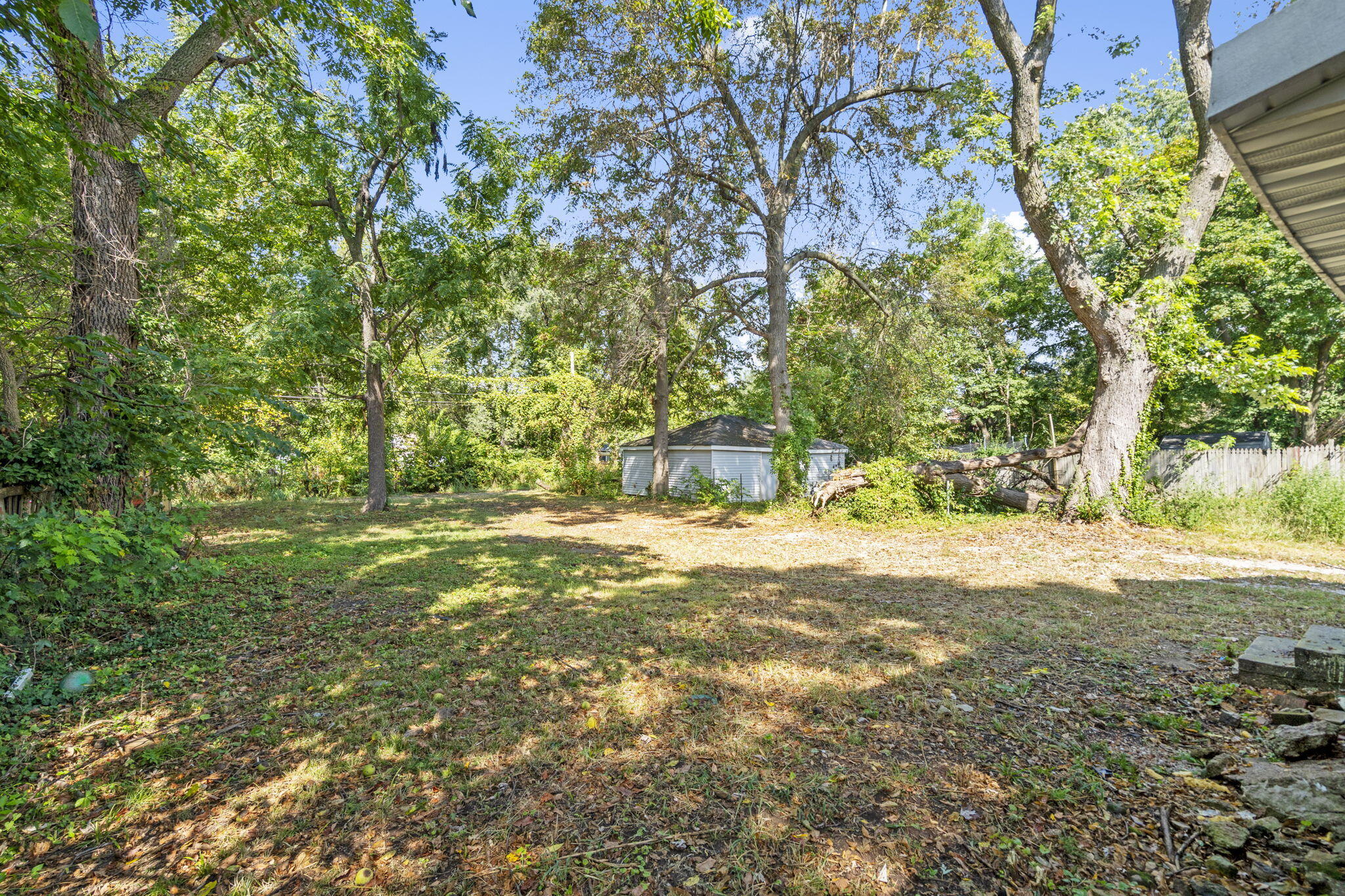 811 West Nichols Street Property Photo 23