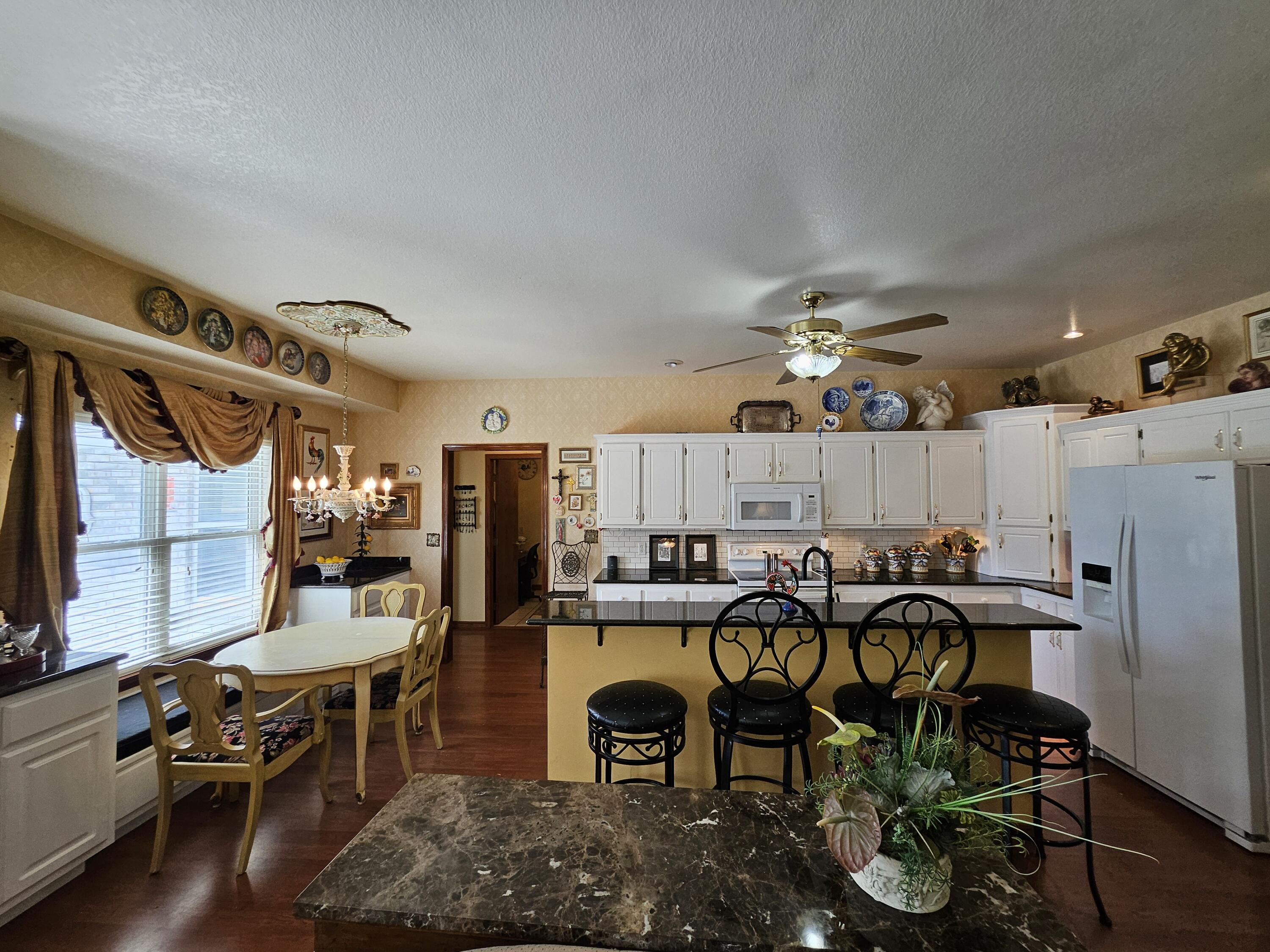 4353 Lawrence 2220 Property Photo 11