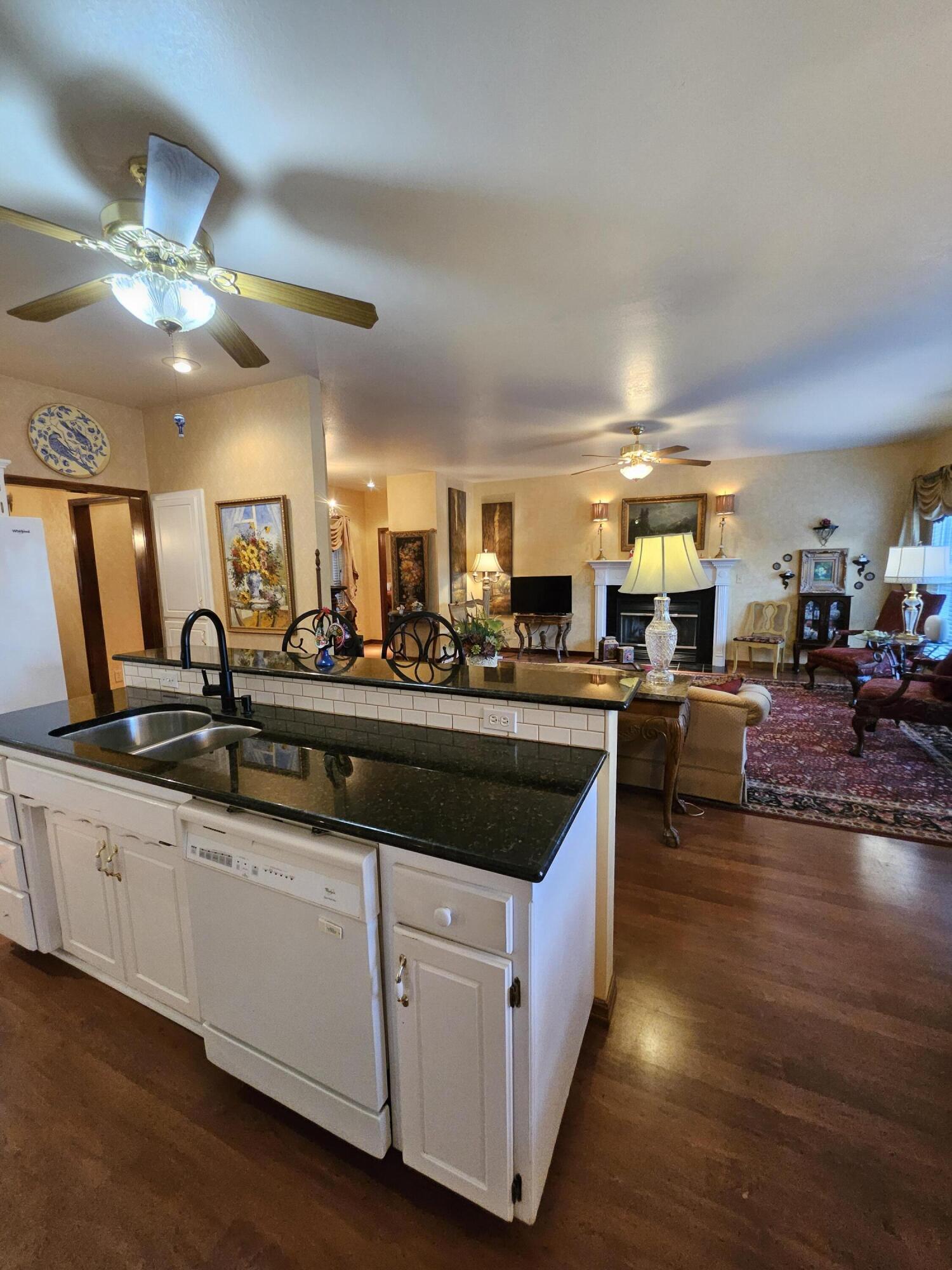 4353 Lawrence 2220 Property Photo 12