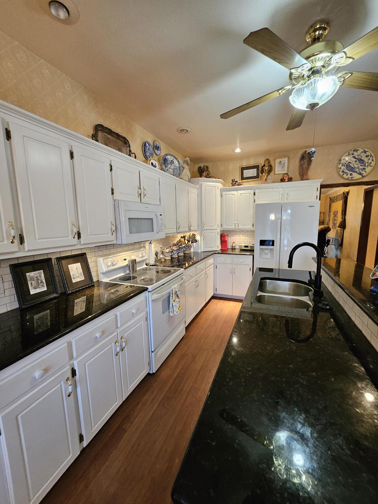 4353 Lawrence 2220 Property Photo 18
