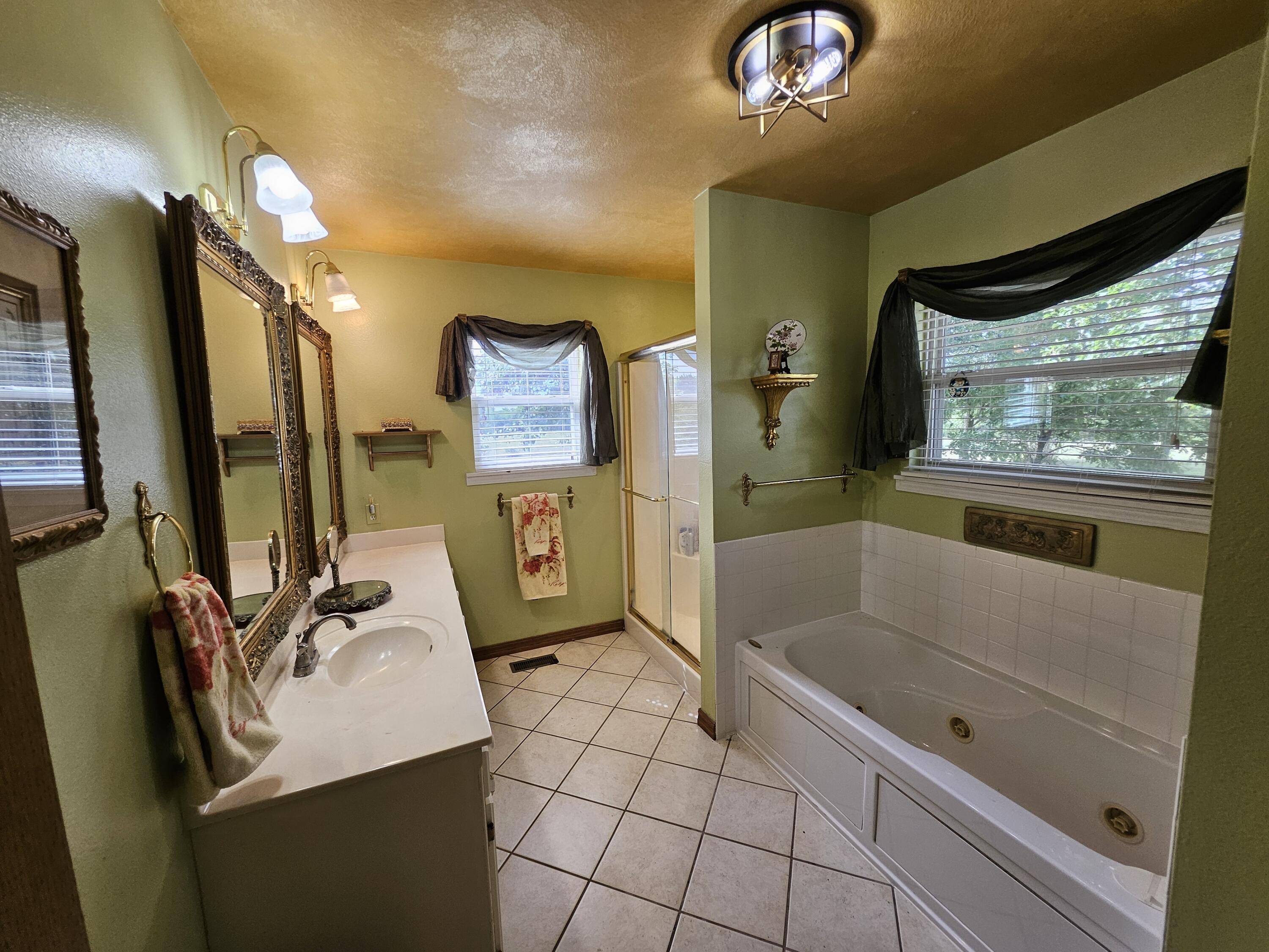 4353 Lawrence 2220 Property Photo 25