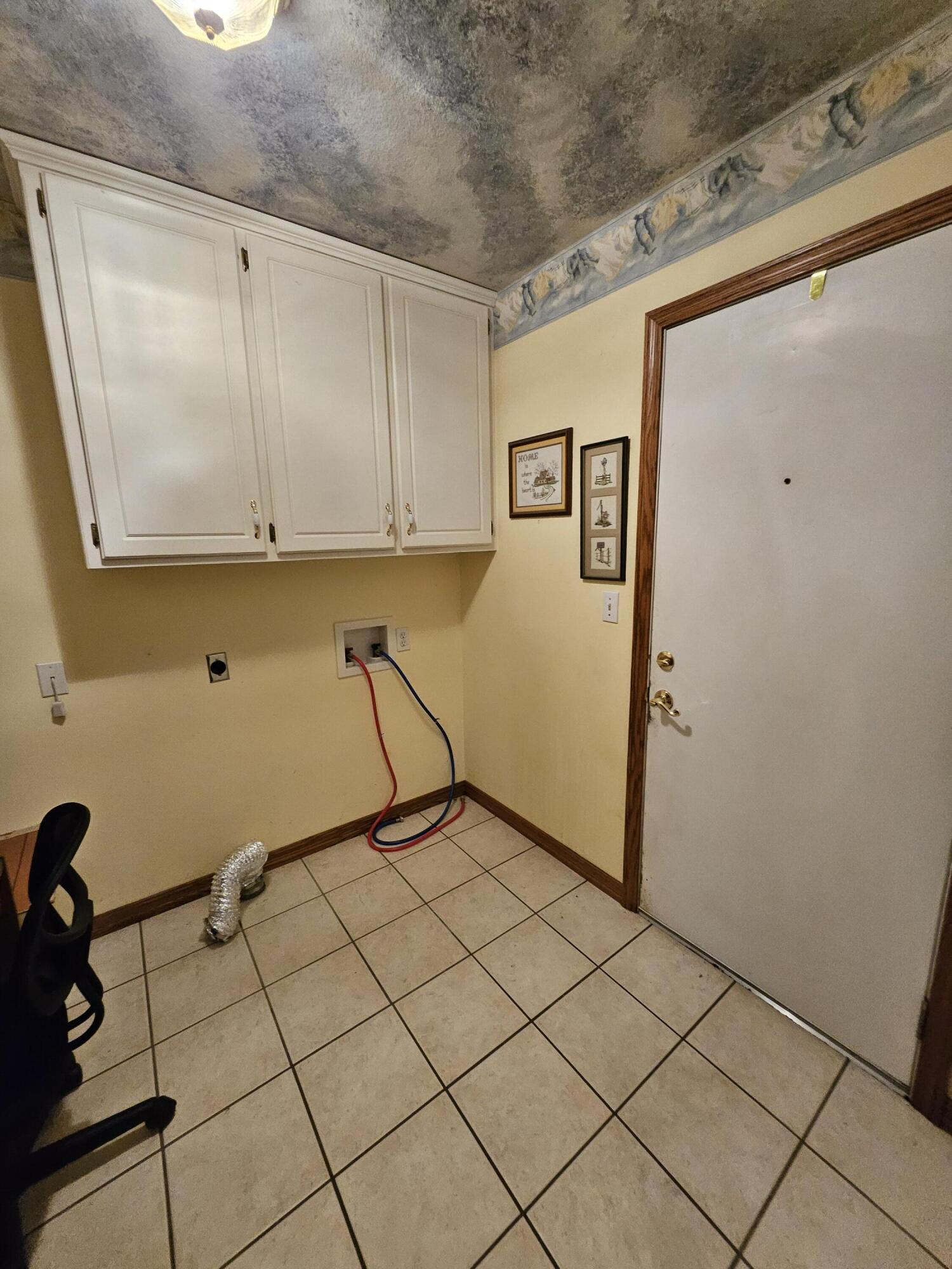 4353 Lawrence 2220 Property Photo 36