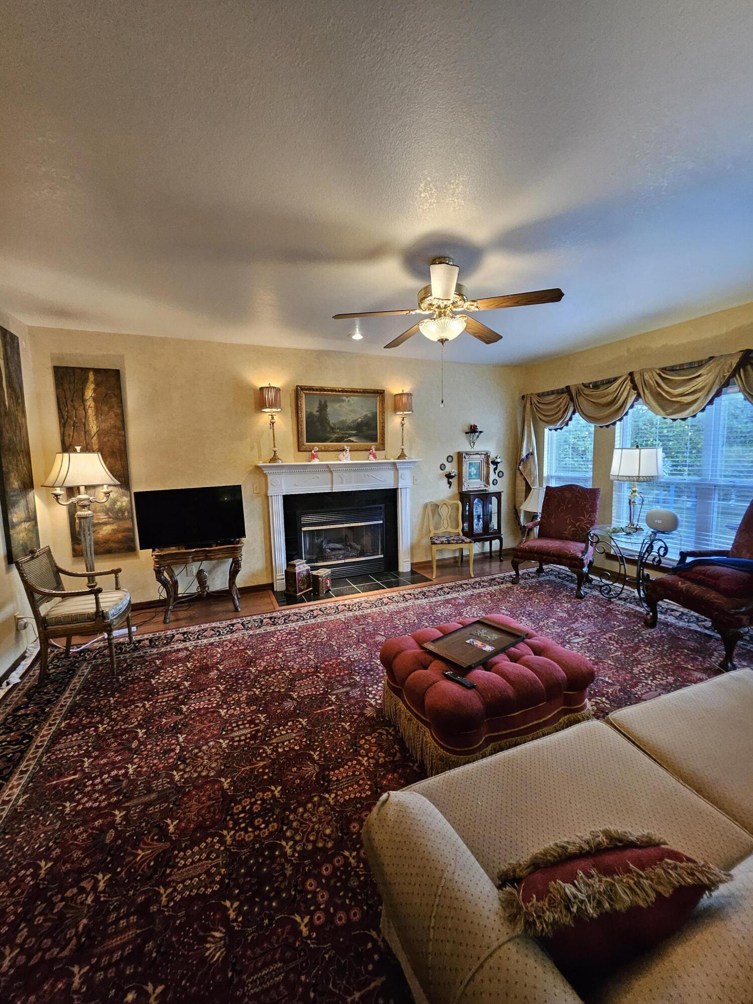 4353 Lawrence 2220 Property Photo 5
