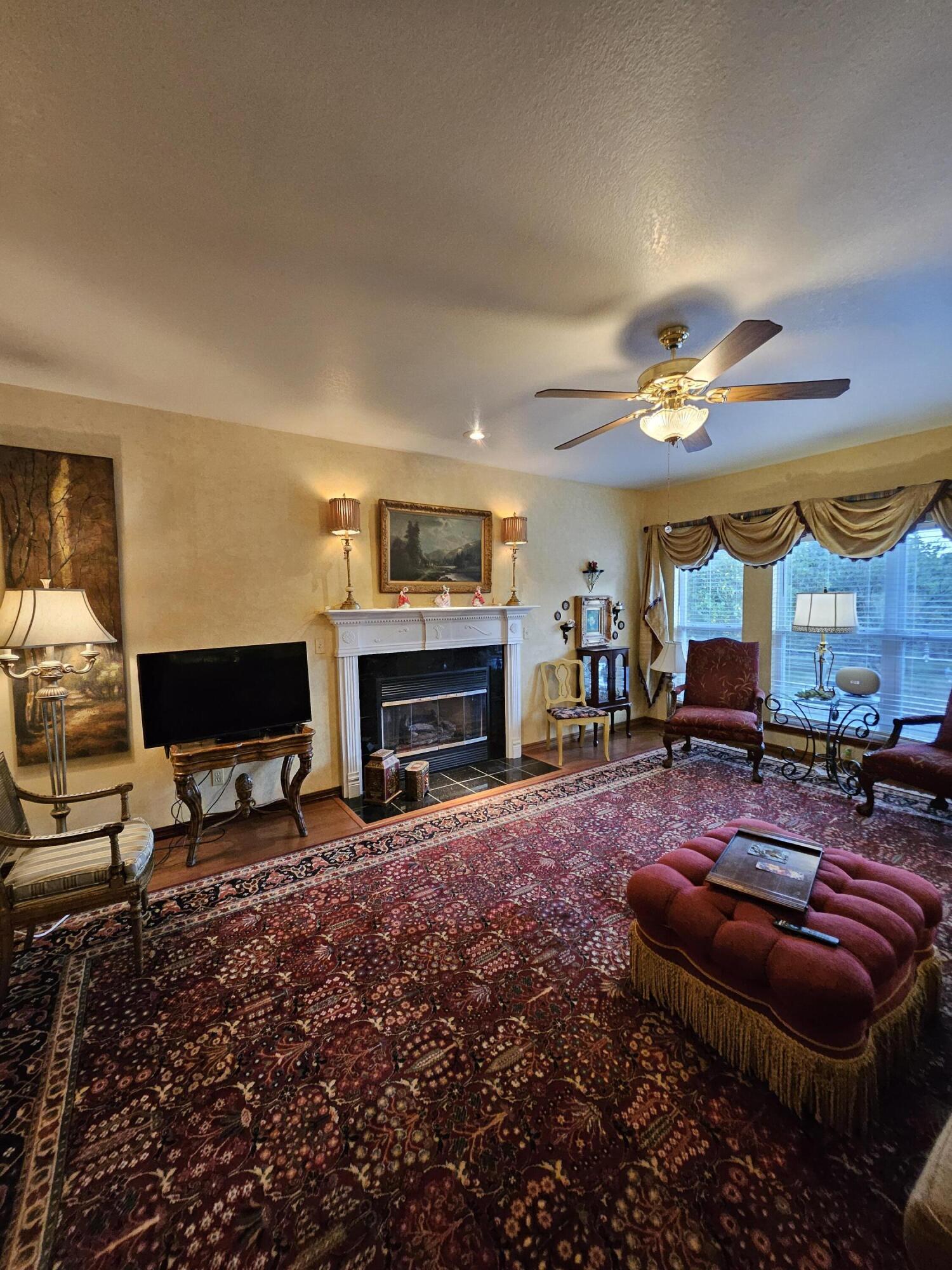 4353 Lawrence 2220 Property Photo 7