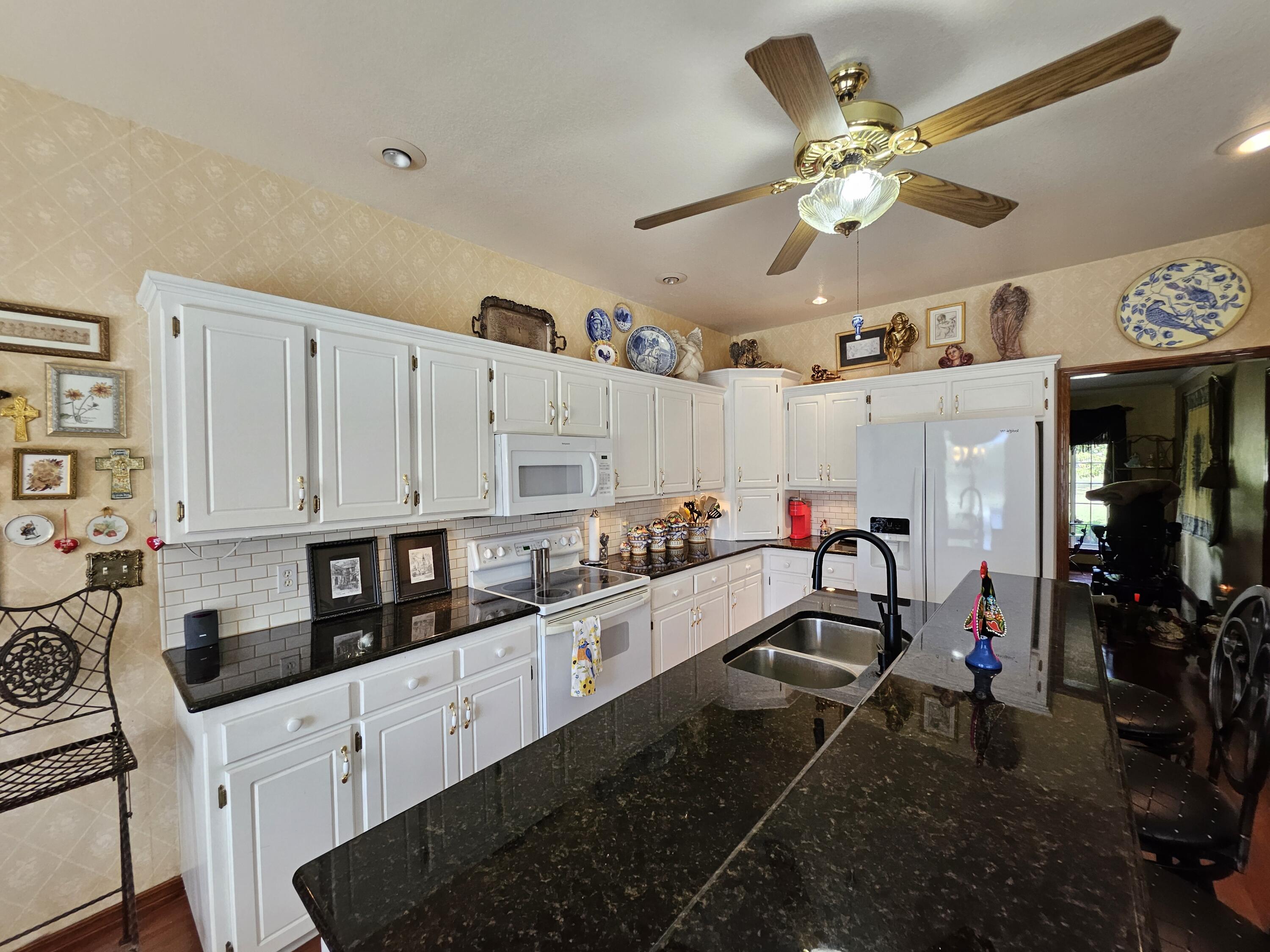 4353 Lawrence 2220 Property Photo 13