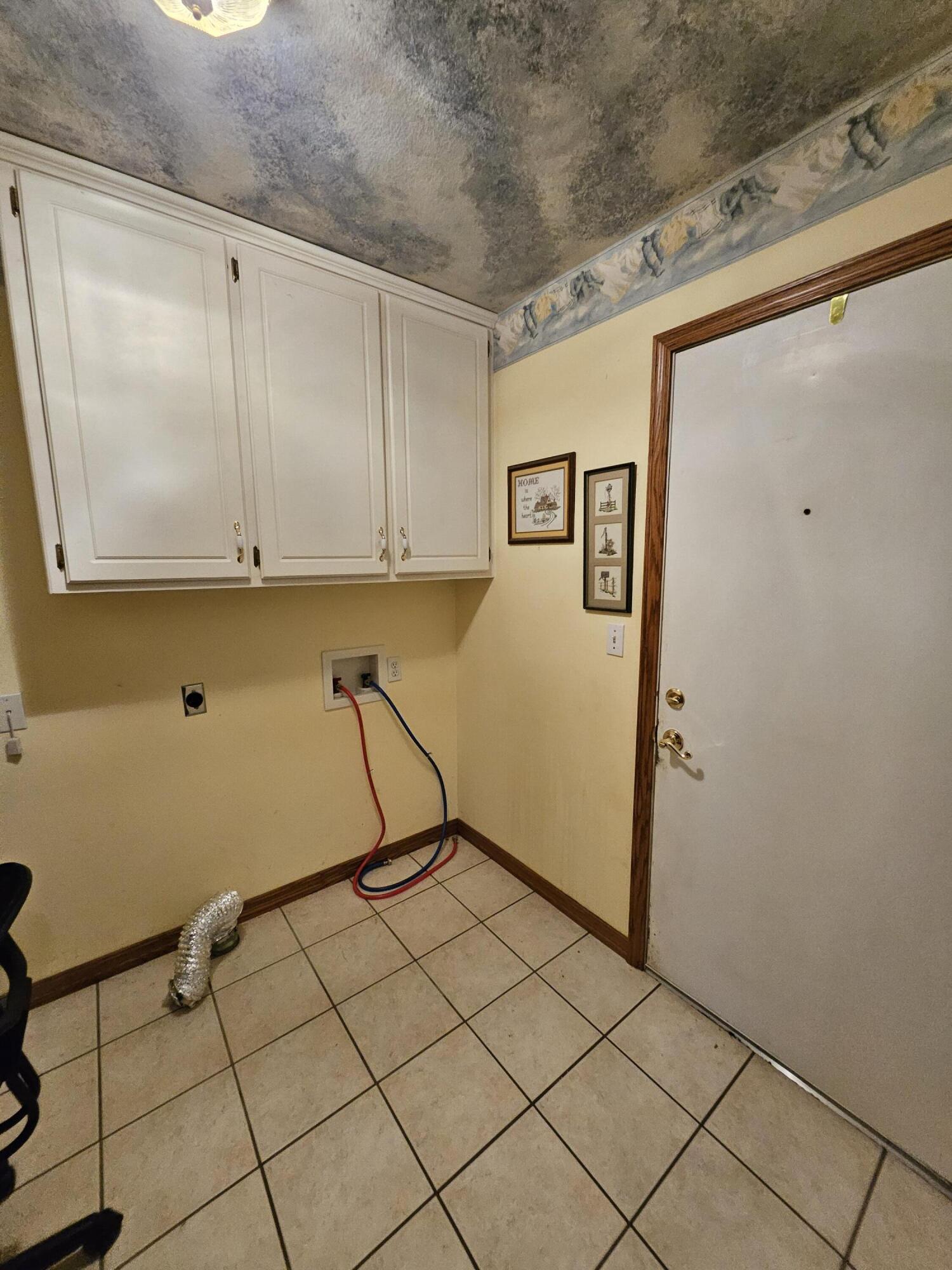 4353 Lawrence 2220 Property Photo 38