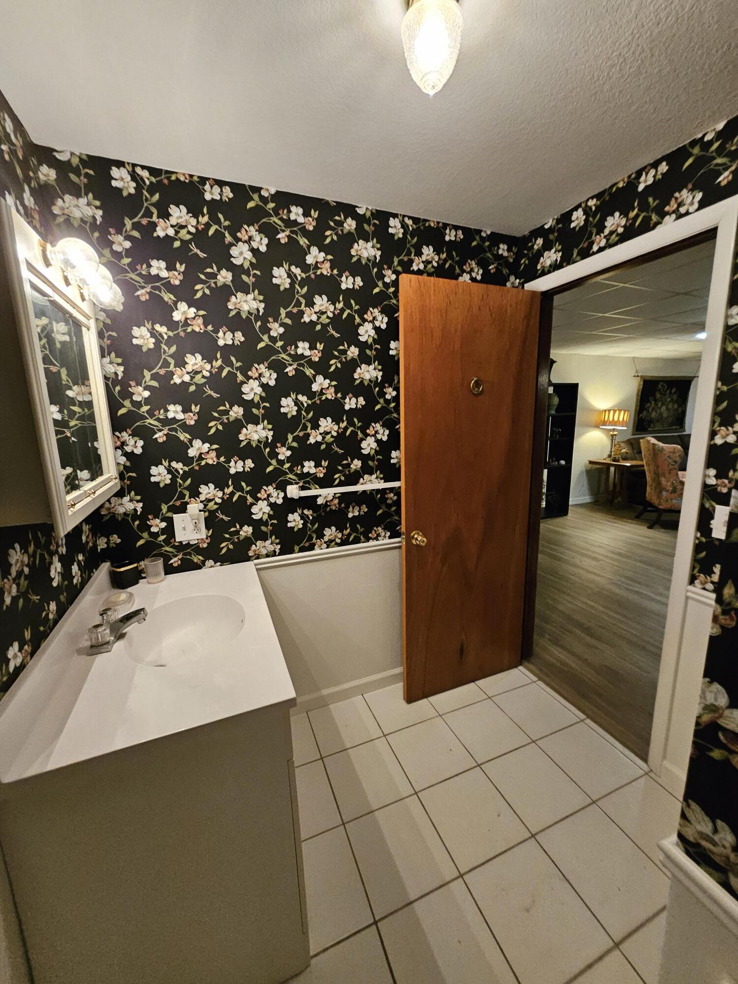 4353 Lawrence 2220 Property Photo 47