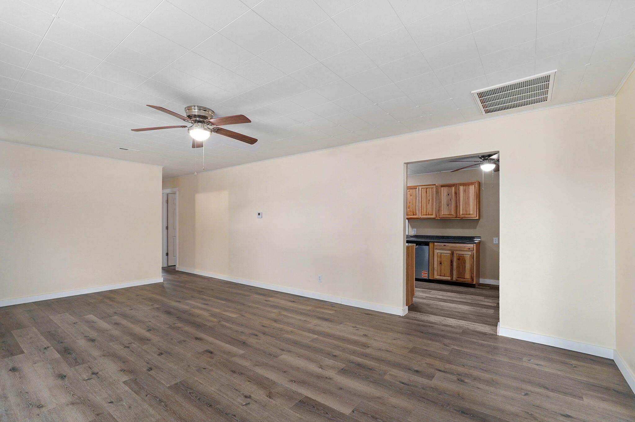 300 South Vine Street Property Photo 8