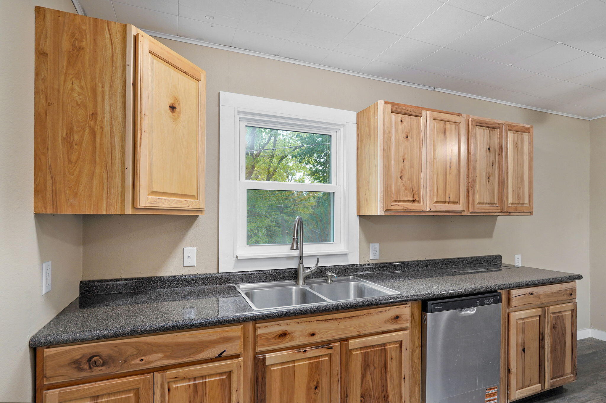 300 South Vine Street Property Photo 9