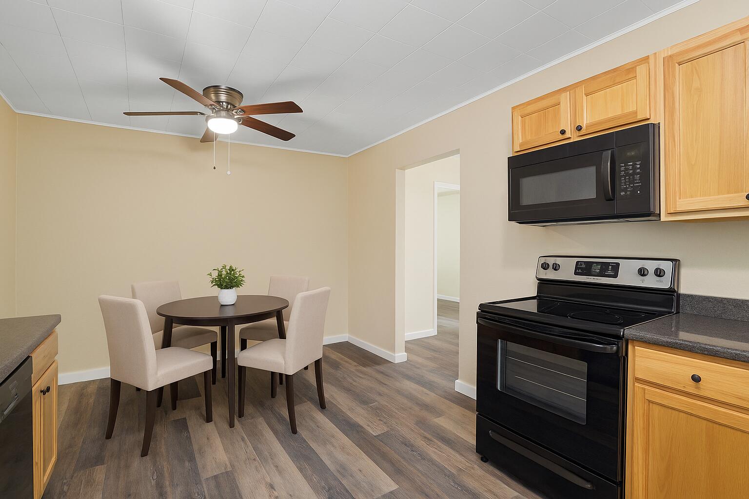 300 South Vine Street Property Photo 12