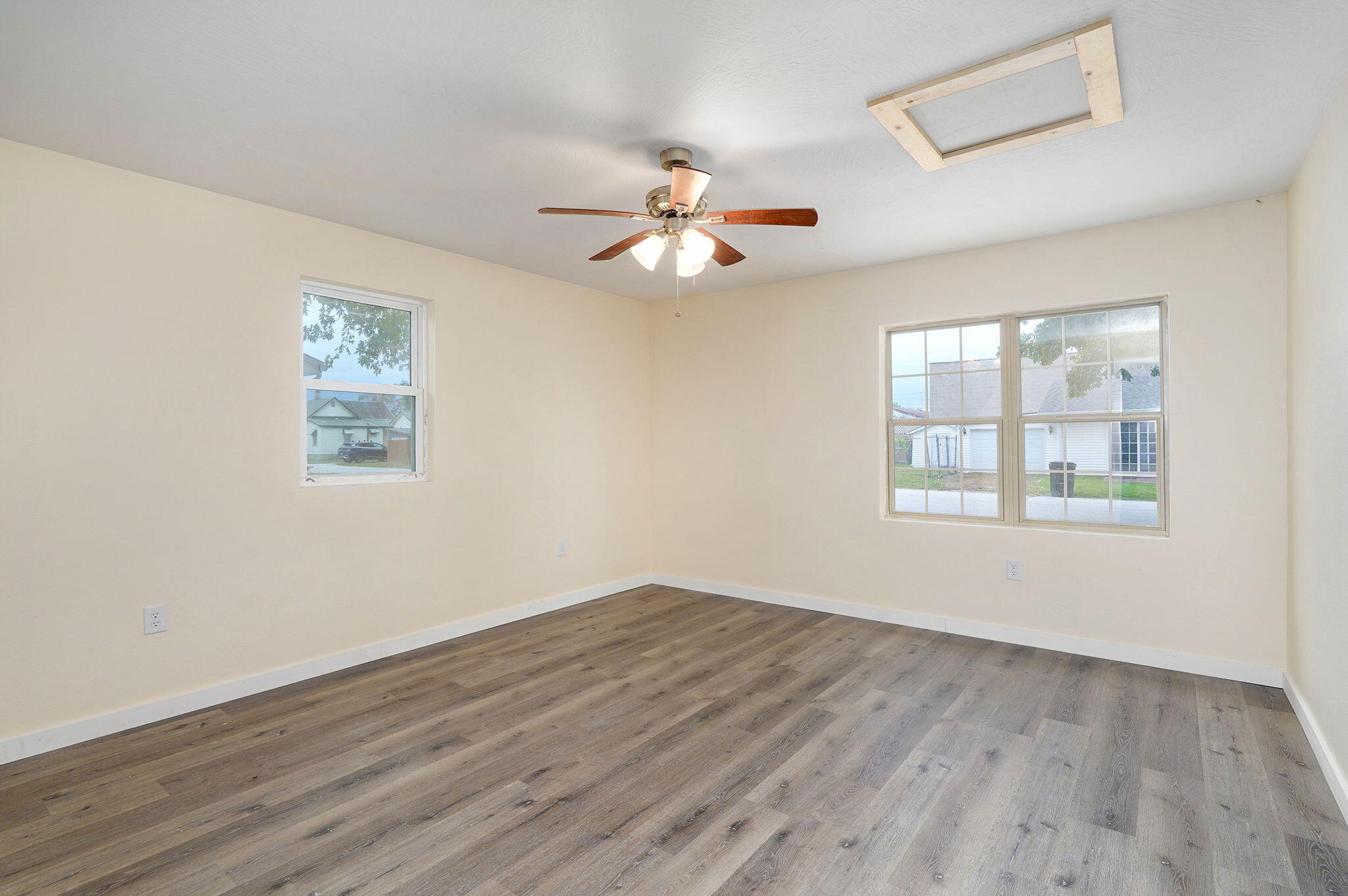 300 South Vine Street Property Photo 14