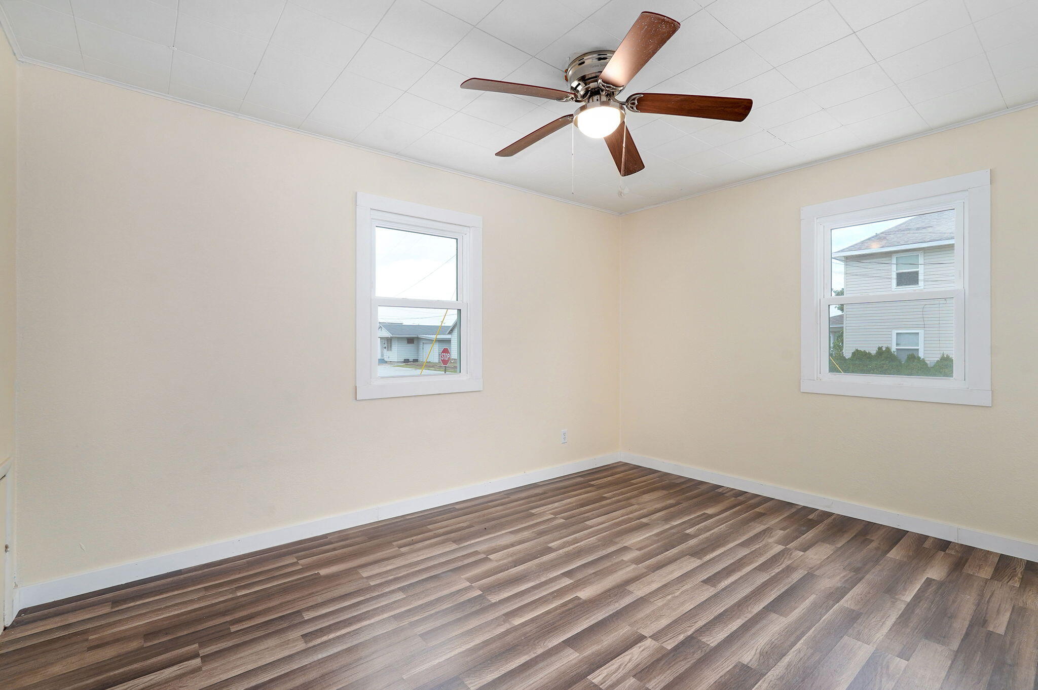 300 South Vine Street Property Photo 20