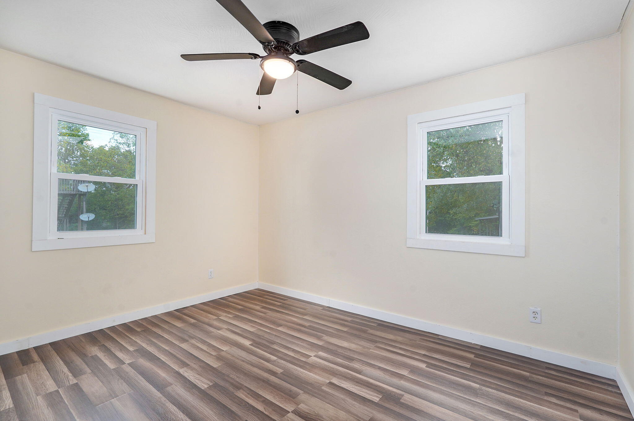 300 South Vine Street Property Photo 22