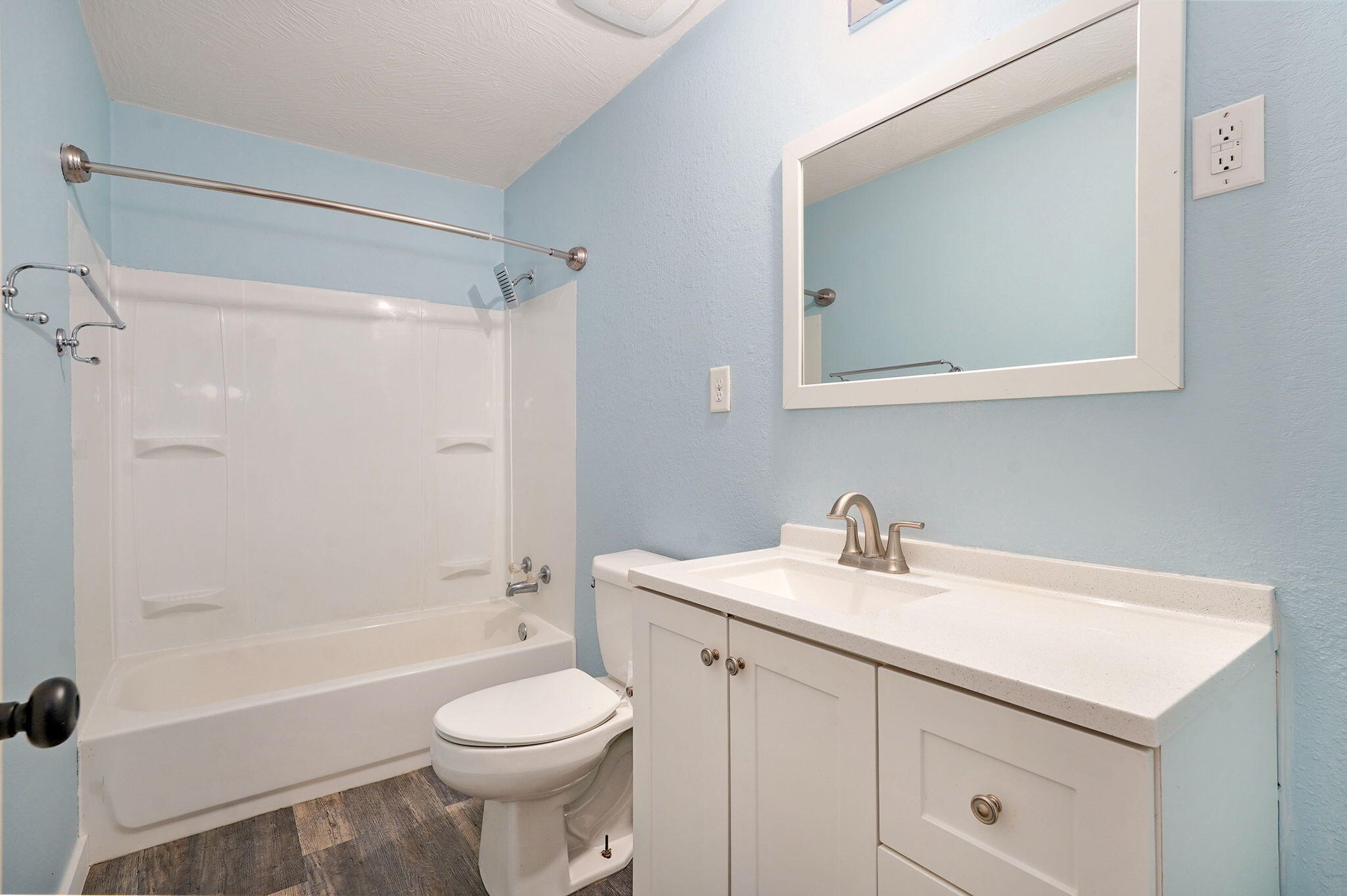 300 South Vine Street Property Photo 26