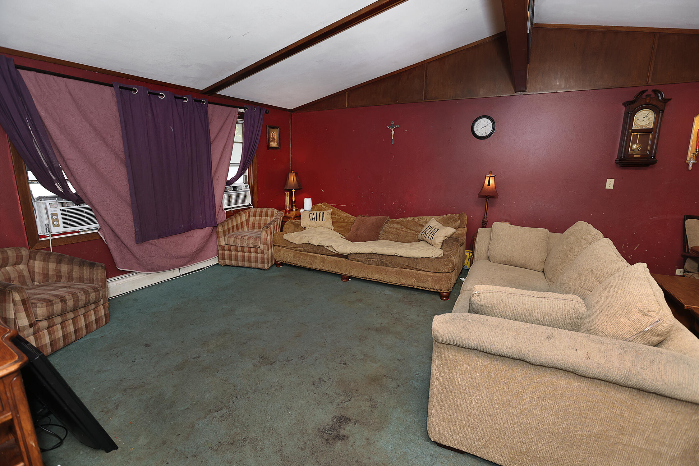 824 East Burford Street Property Photo 3