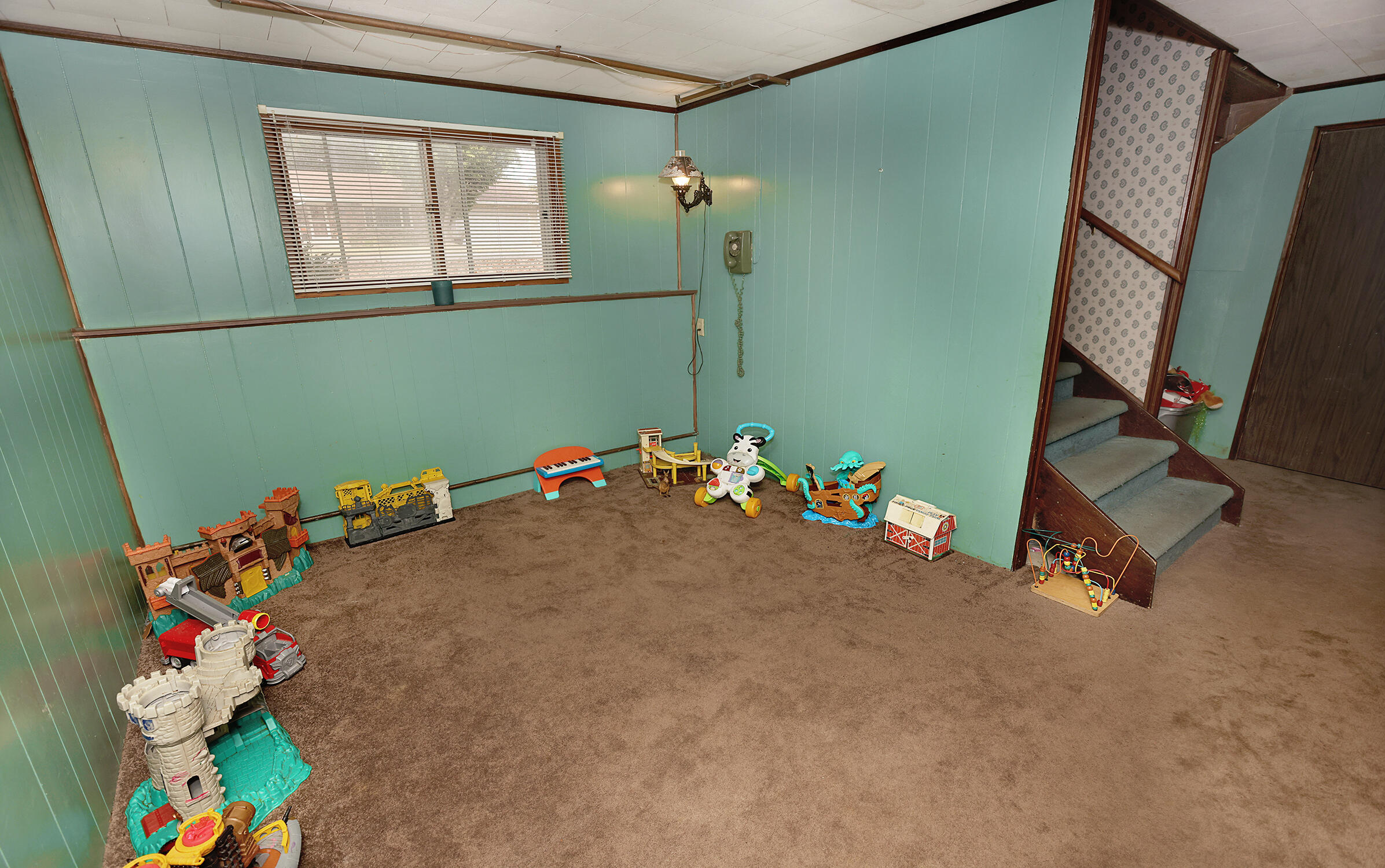 824 East Burford Street Property Photo 13