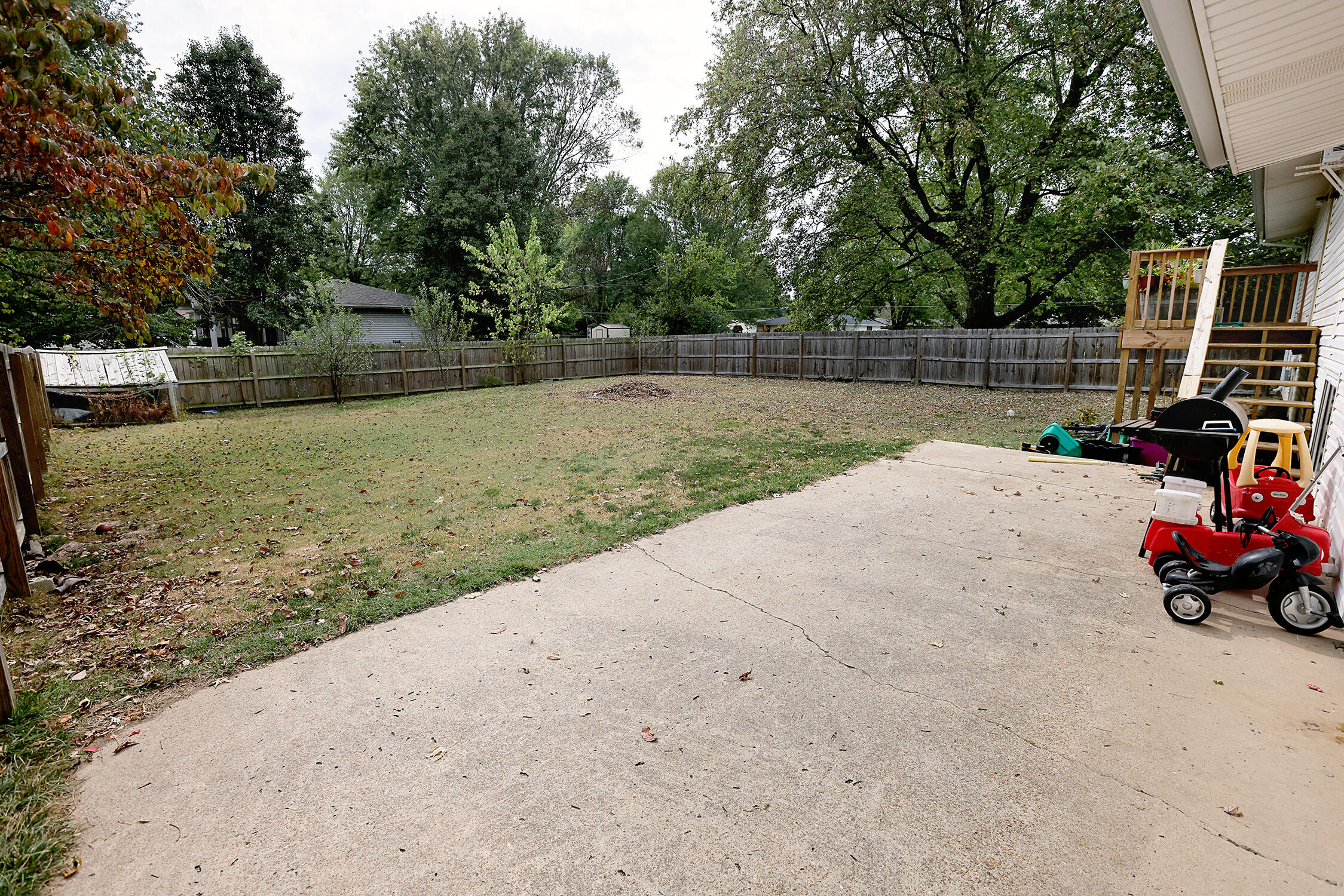 824 East Burford Street Property Photo 17