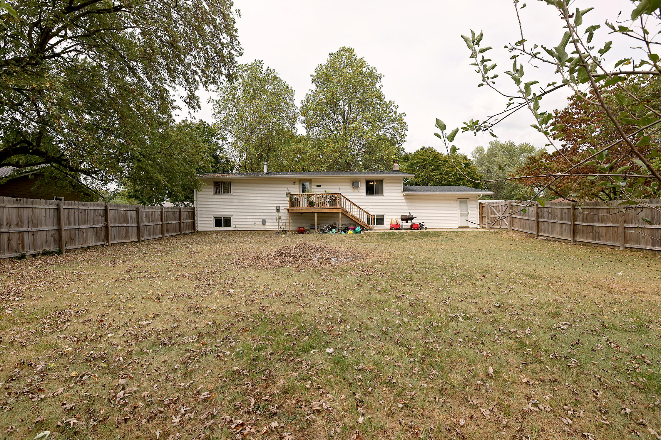 824 East Burford Street Property Photo 18