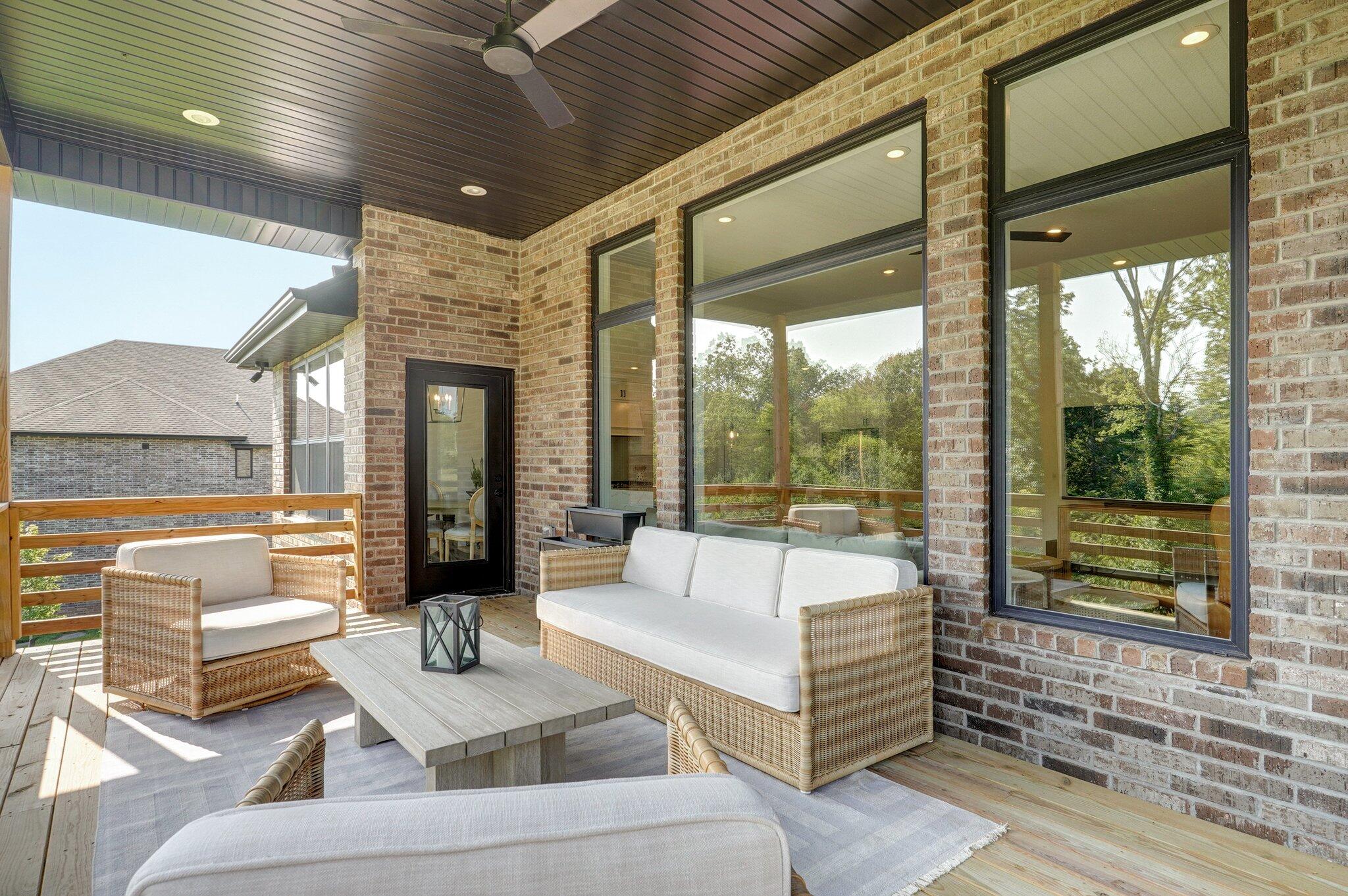 264 South Hickory Hills Boulevard Property Photo 34