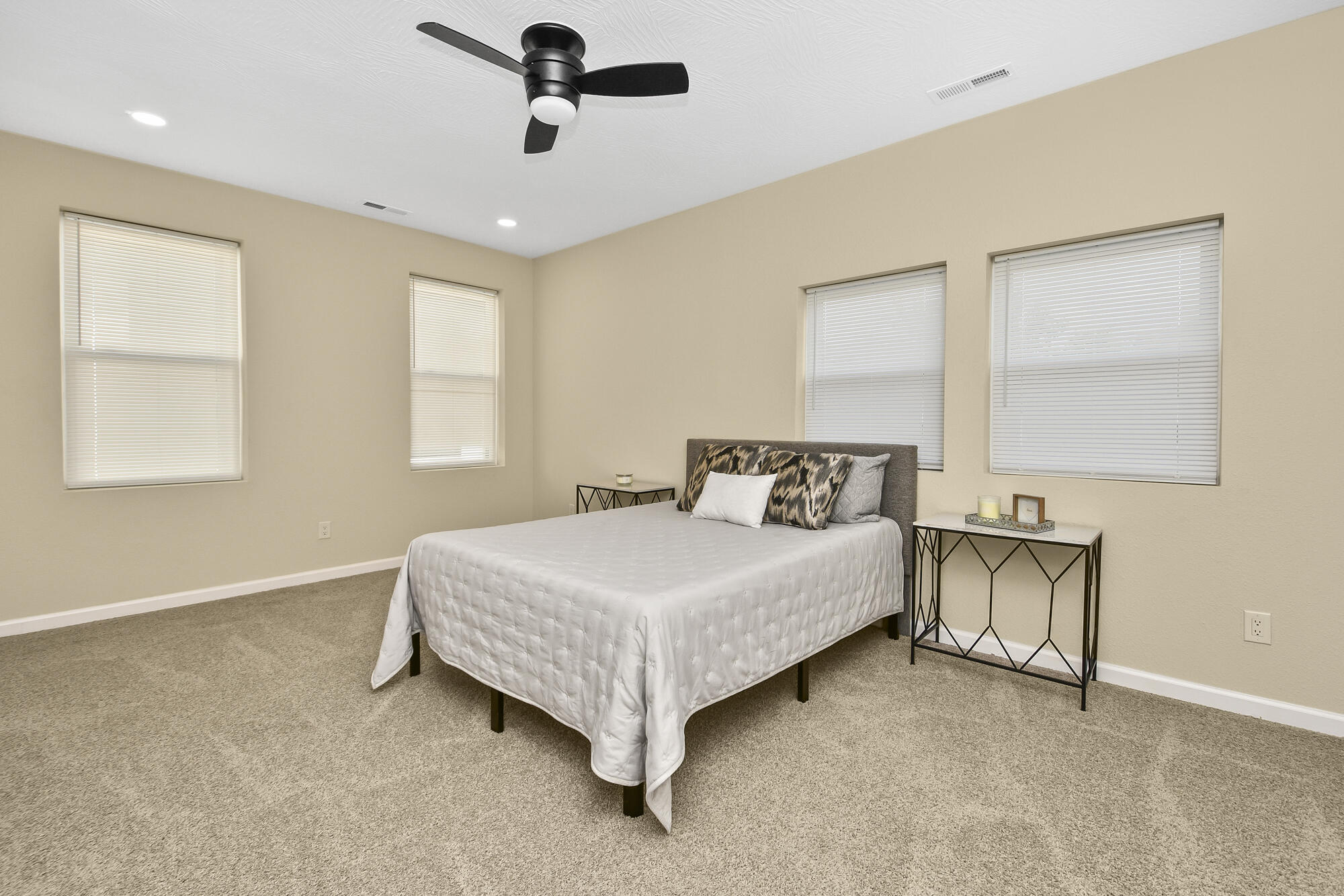 1220 East Pacific Street Property Photo 14