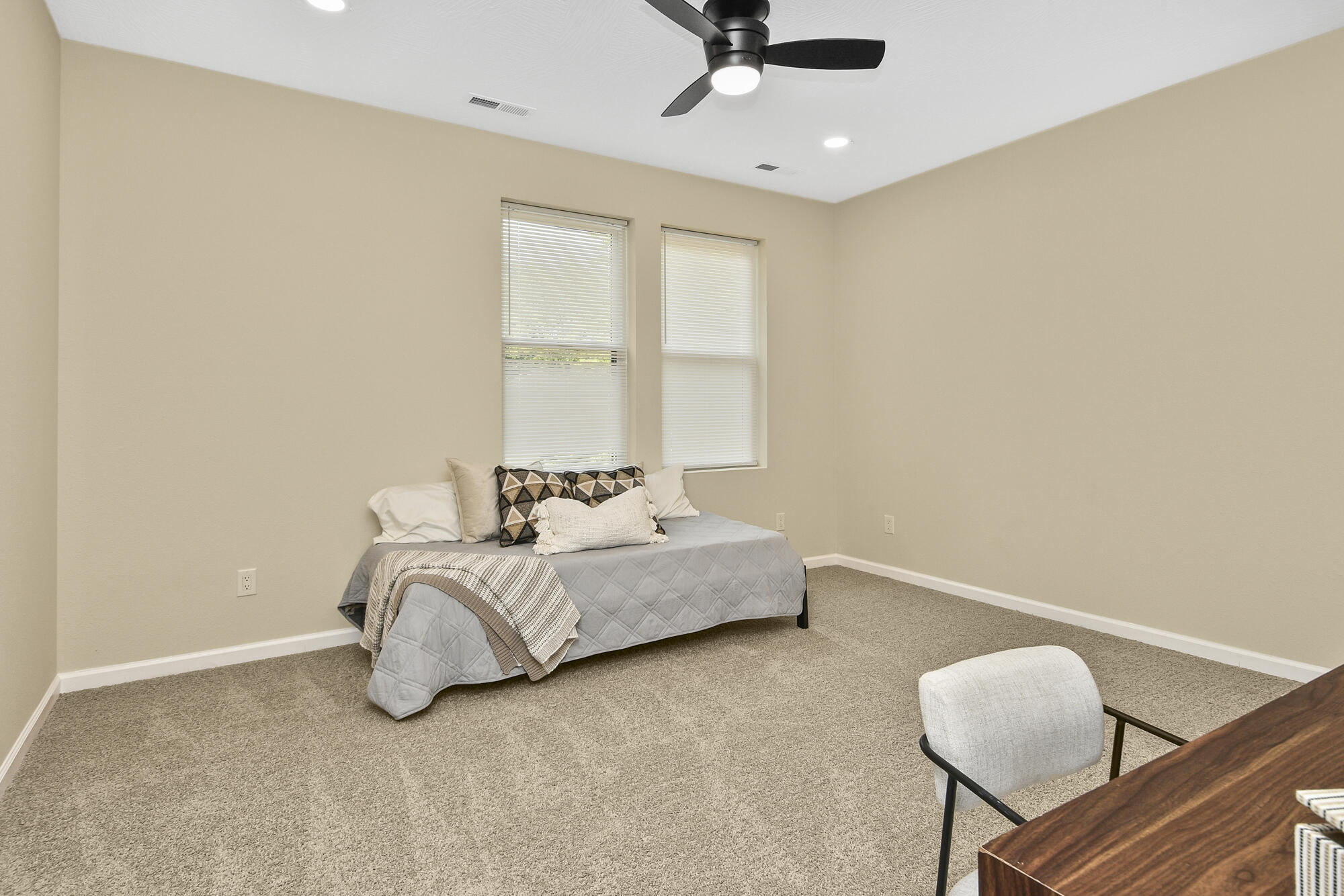 1220 East Pacific Street Property Photo 17