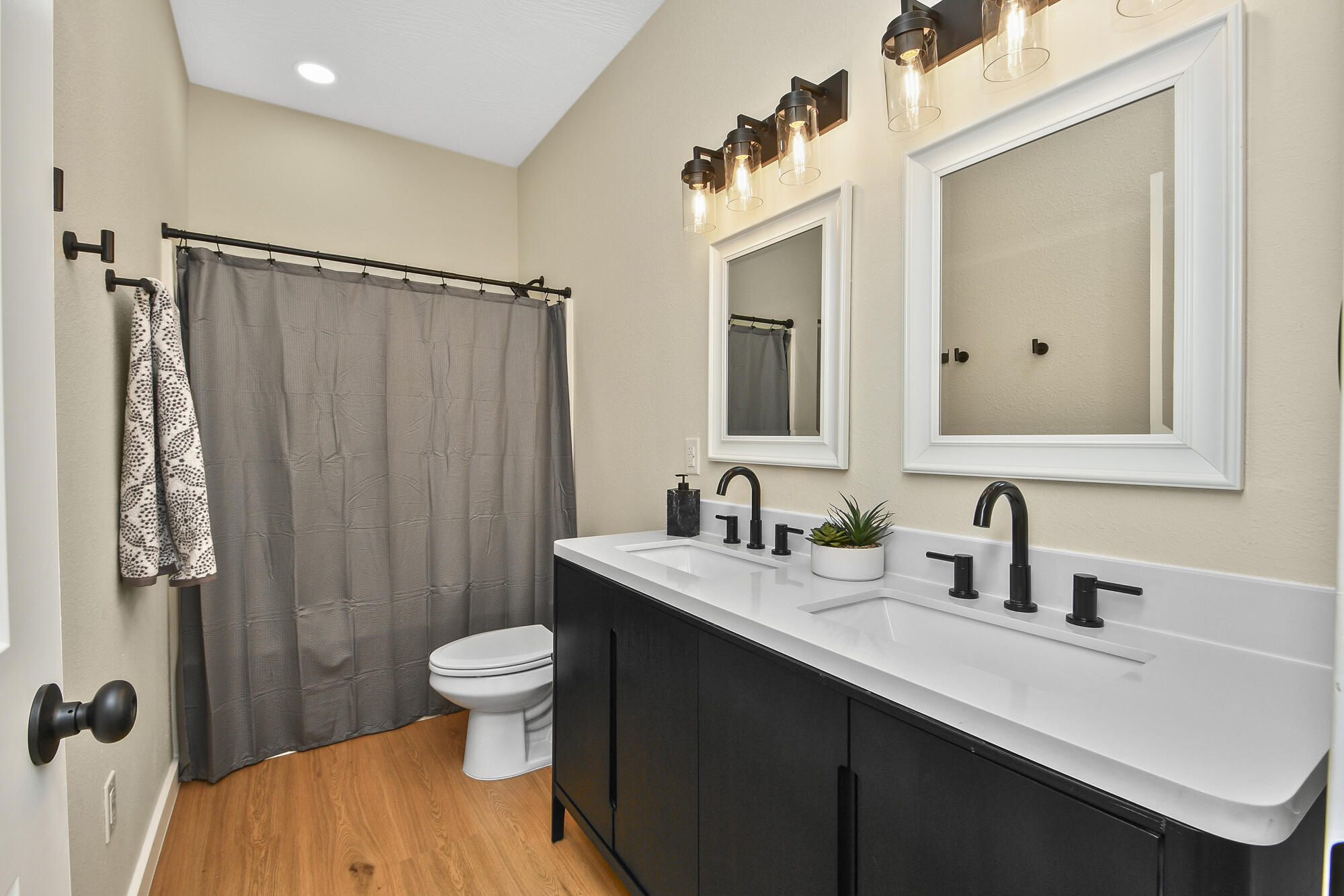 1220 East Pacific Street Property Photo 30