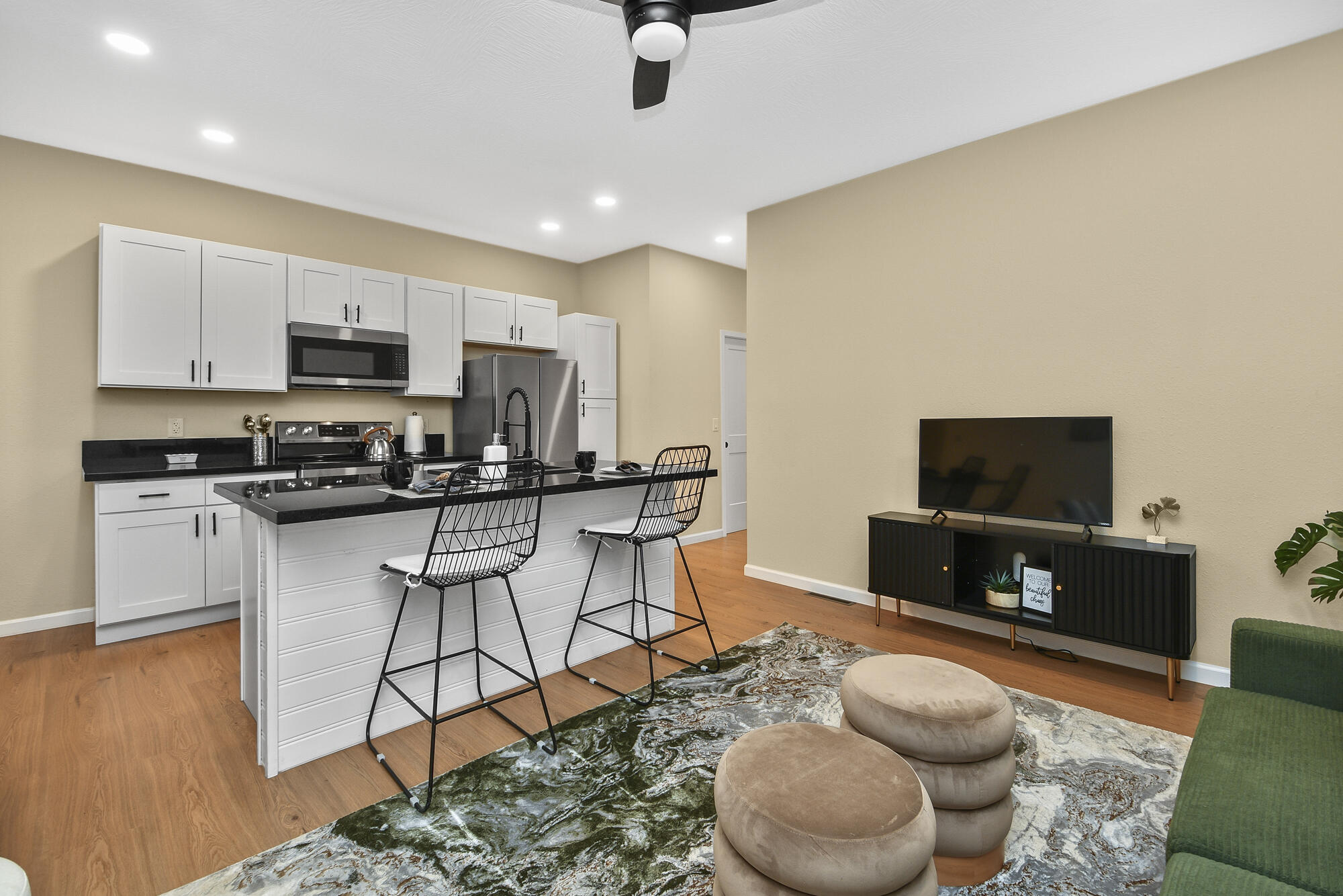 1220 East Pacific Street Property Photo 6