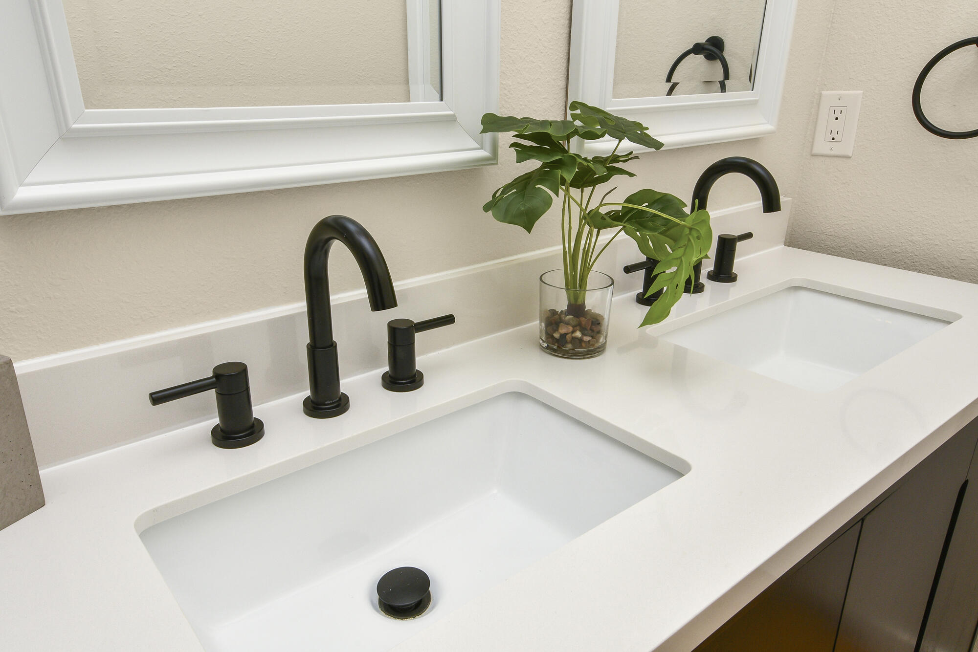 1220 East Pacific Street Property Photo 24