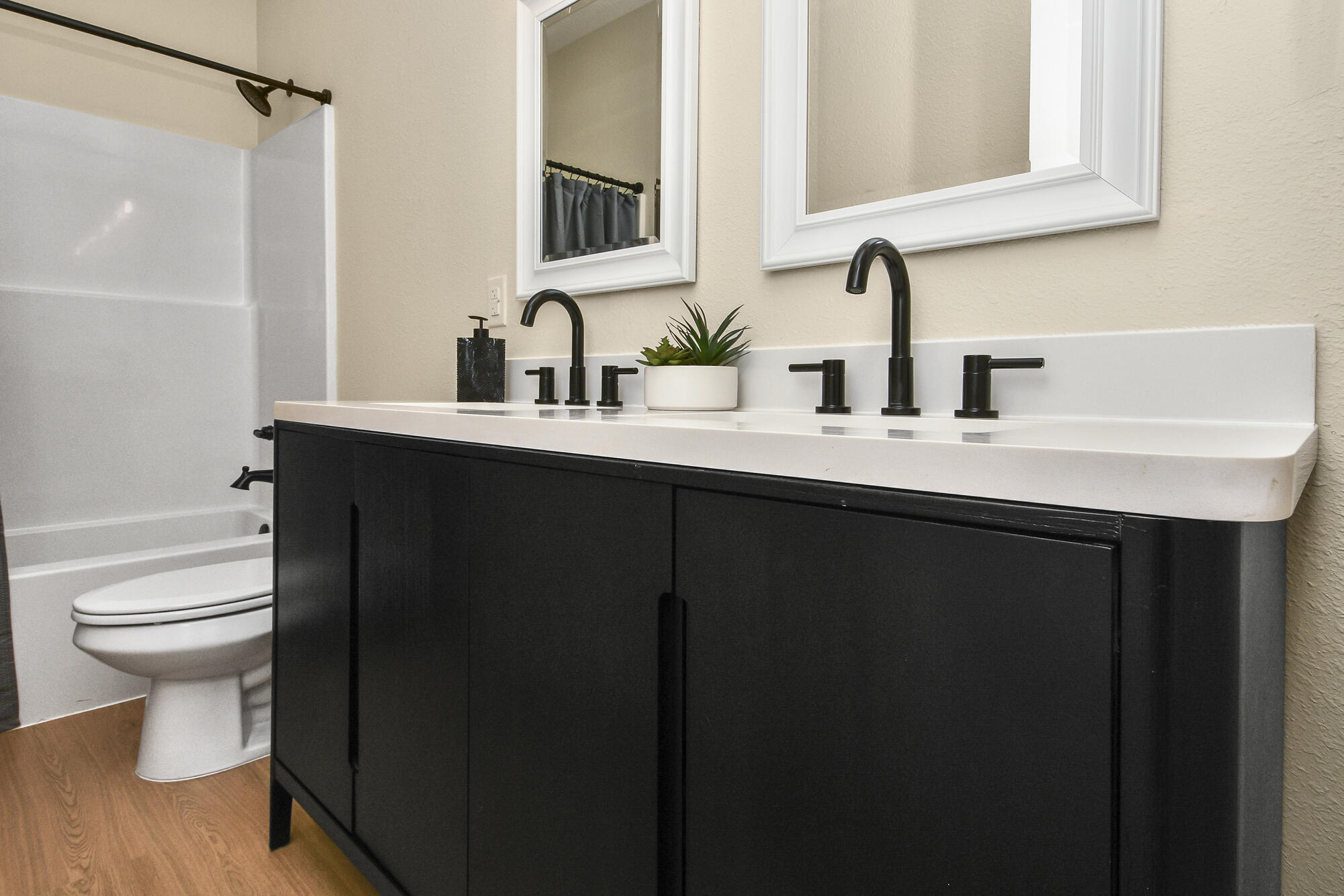 1220 East Pacific Street Property Photo 34