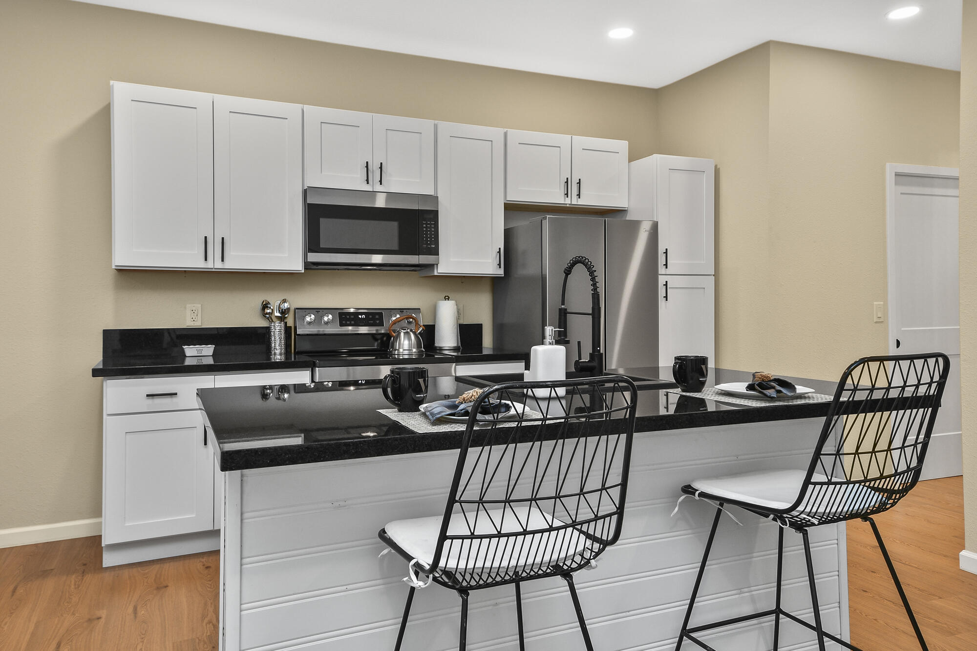 1220 East Pacific Street Property Photo 5