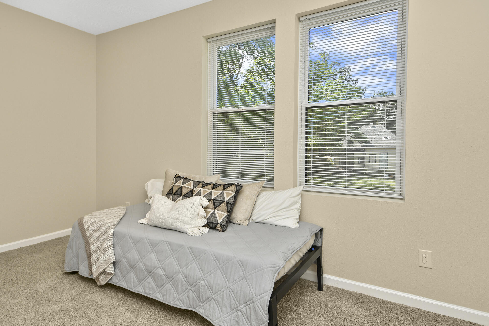 1220 East Pacific Street Property Photo 19