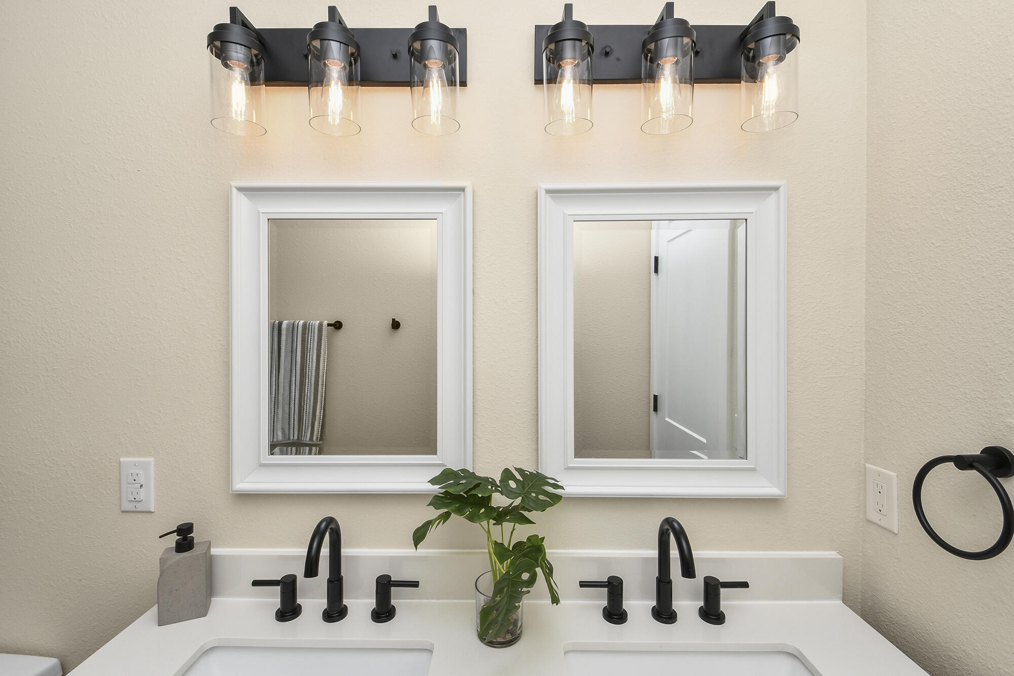 1220 East Pacific Street Property Photo 23